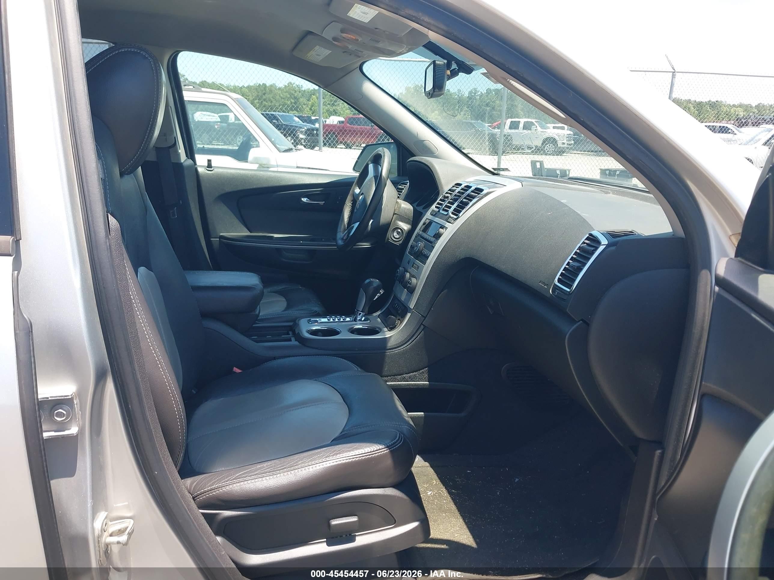 2010 Gmc Acadia Sle Silver vin: 1GKLRLEDXAJ188333
