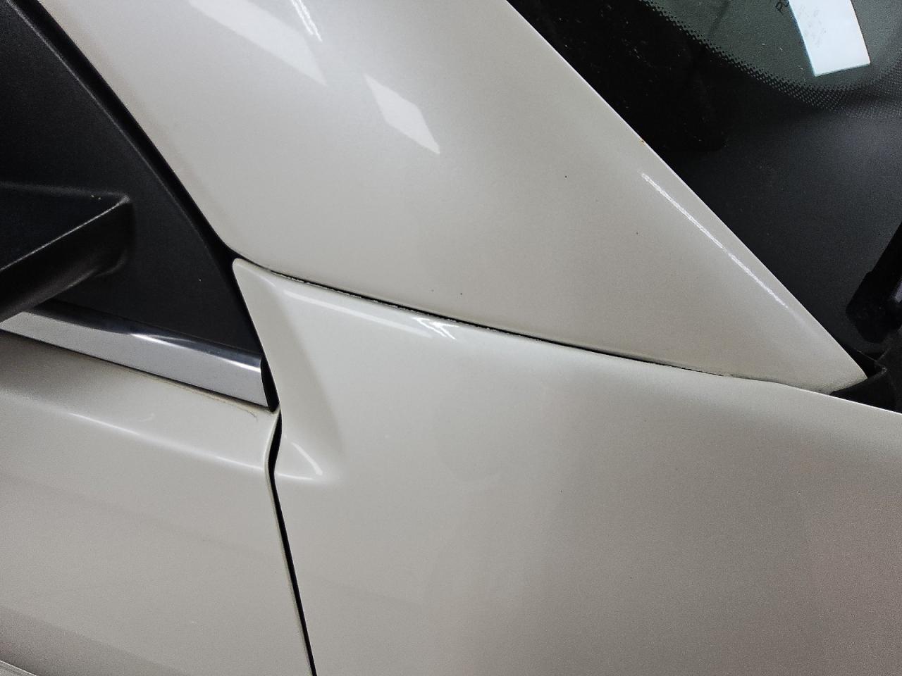 2010 Gmc Acadia Slt-1 White vin: 1GKLRMED2AJ255562 Damage: Right Front Fender, Misaligned, Repair Required