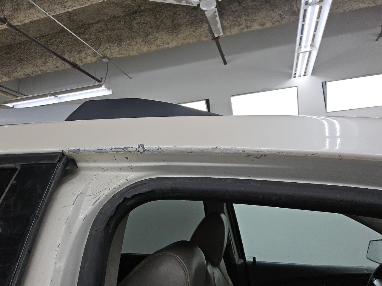 2010 Gmc Acadia Slt-1 White vin: 1GKLRMED2AJ255562 Damage: Right Drip Rail, Heavy Scratch, 3 To 4 Inches