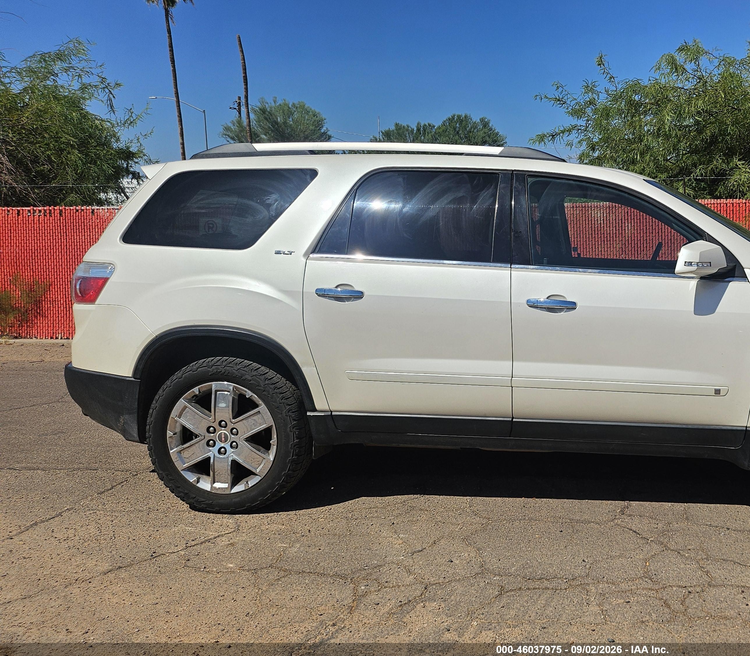 2010 Gmc Acadia Slt-2 White vin: 1GKLRNED4AJ153427