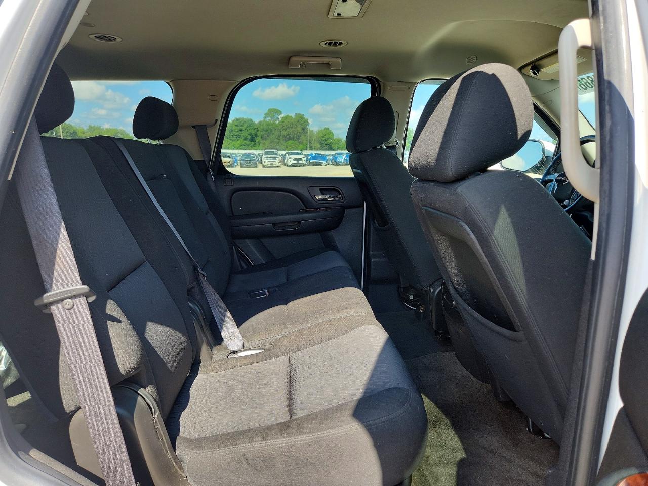 2010 Gmc Yukon Sle White vin: 1GKMCAE34AR233754