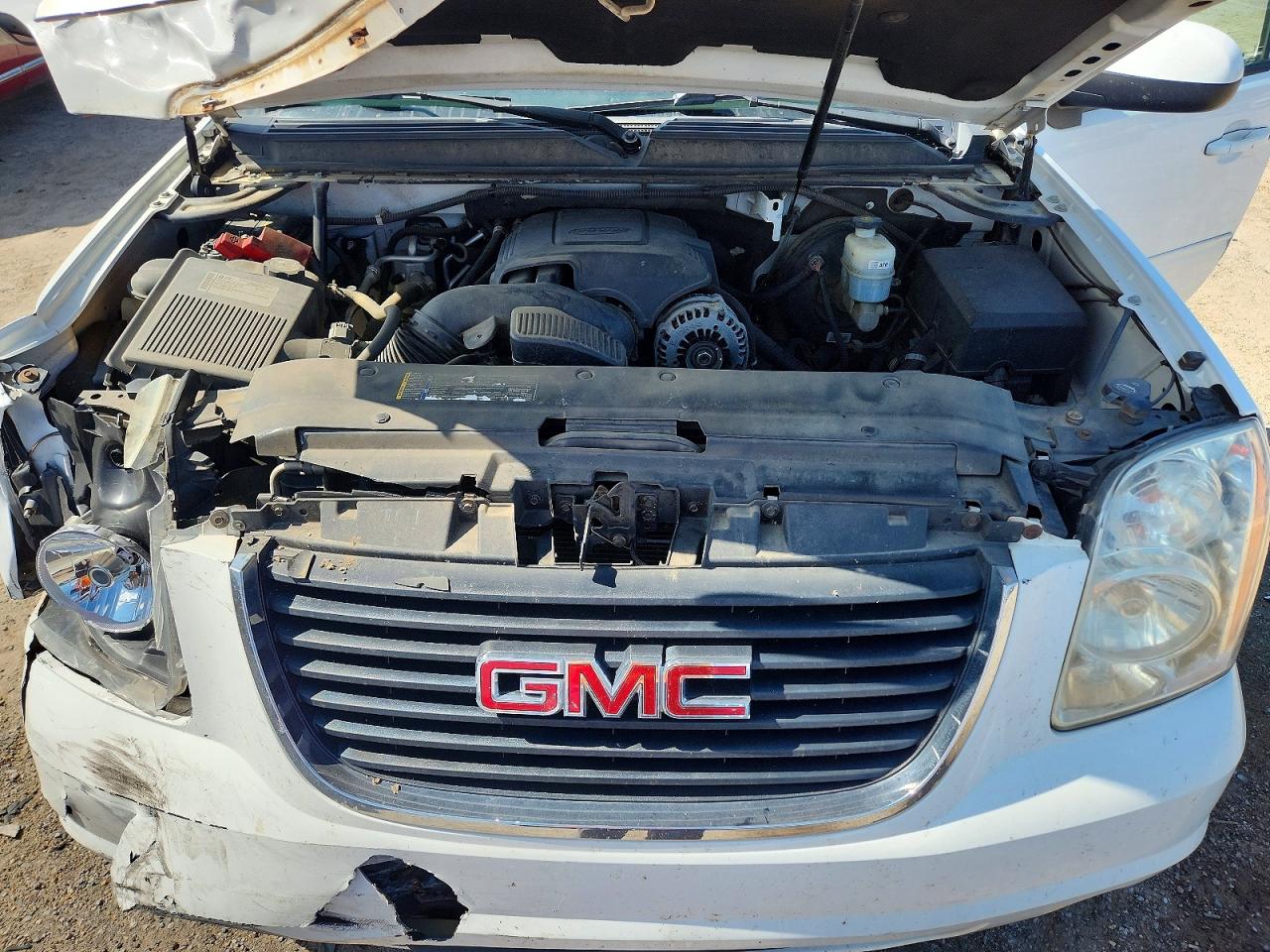 2010 Gmc Yukon Sle White vin: 1GKMCAE34AR233754