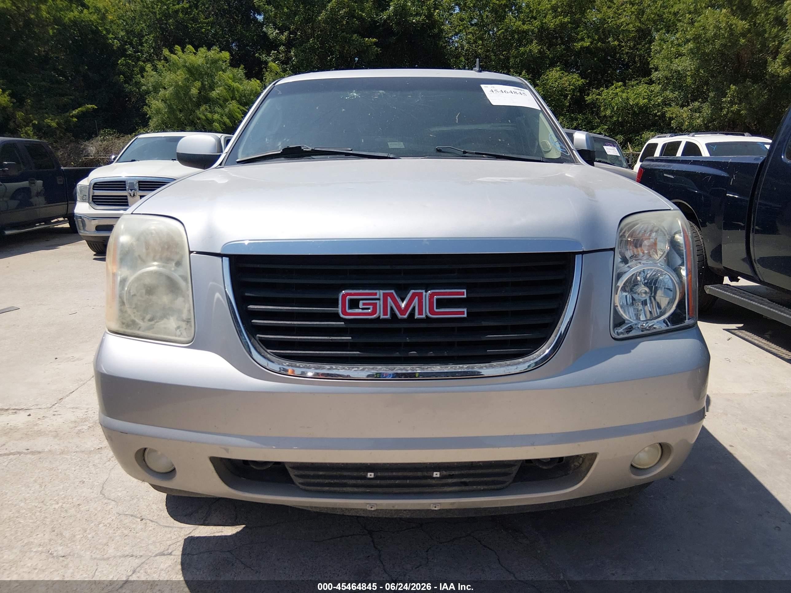 2011 Gmc Yukon Sle Silver vin: 1GKS1AE07BR219822