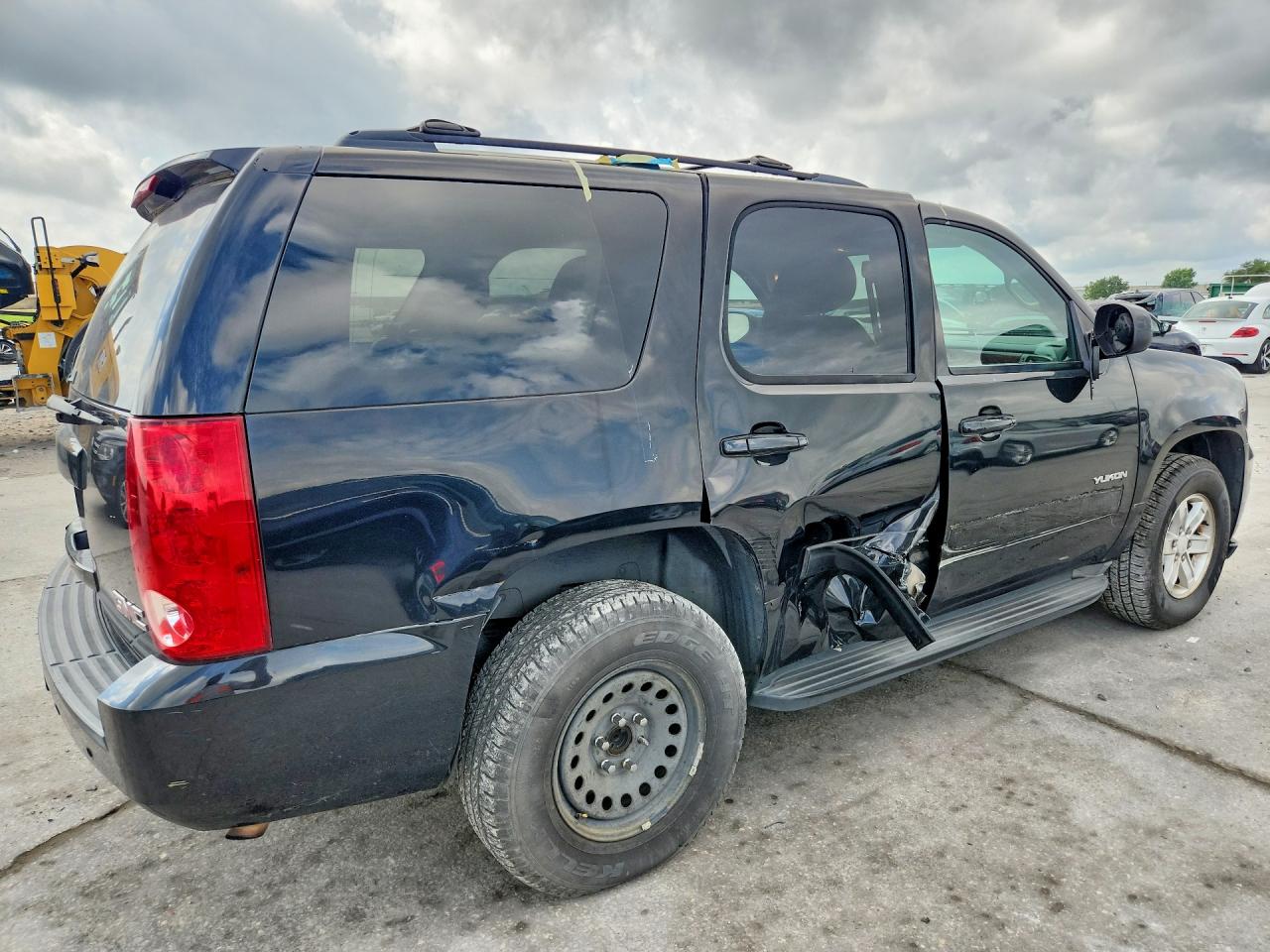2011 Gmc Yukon Sle Black vin: 1GKS1AE08BR293976