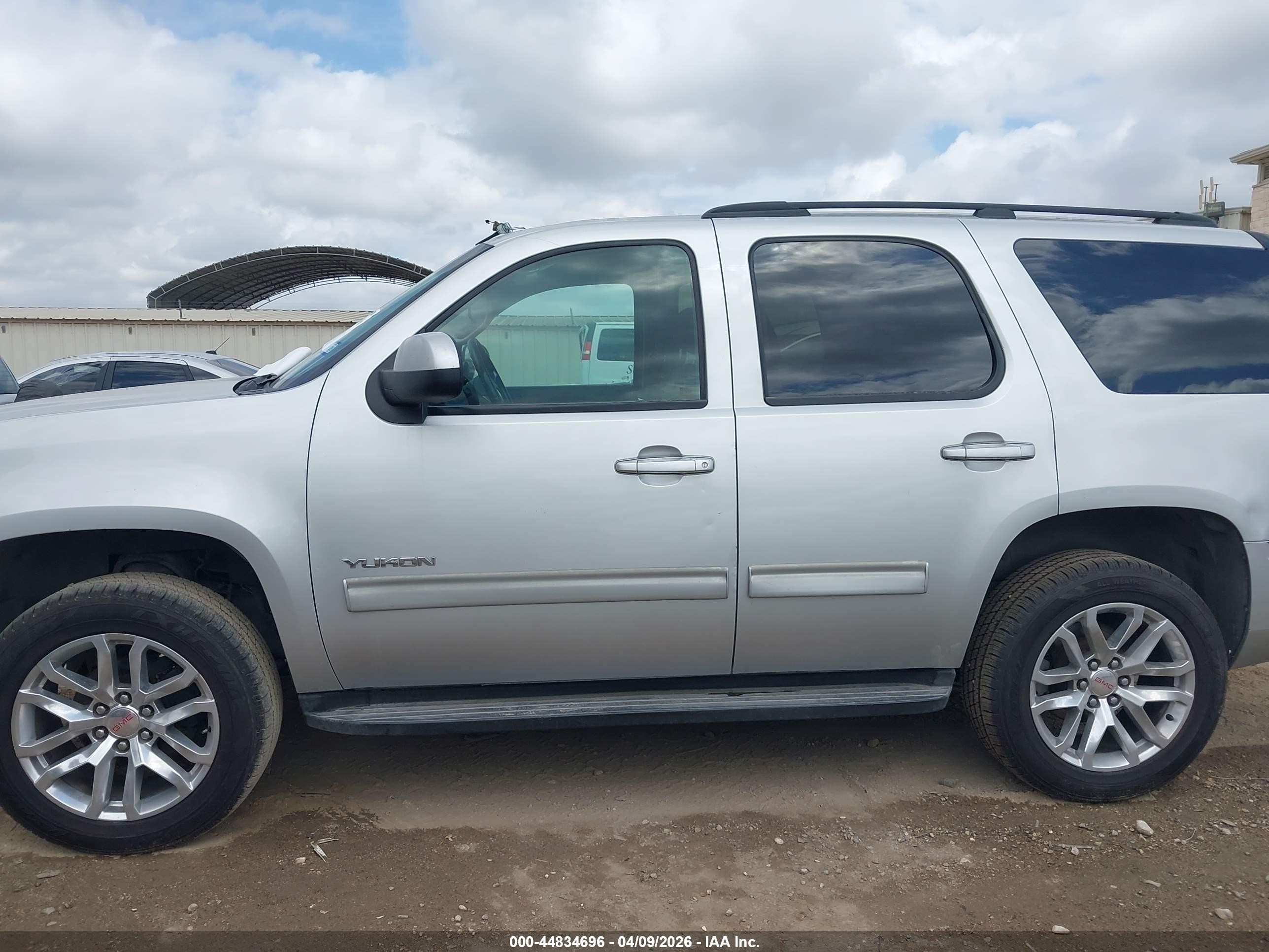 2011 Gmc Yukon Sle Серебряный vin: 1GKS1AE09BR159378