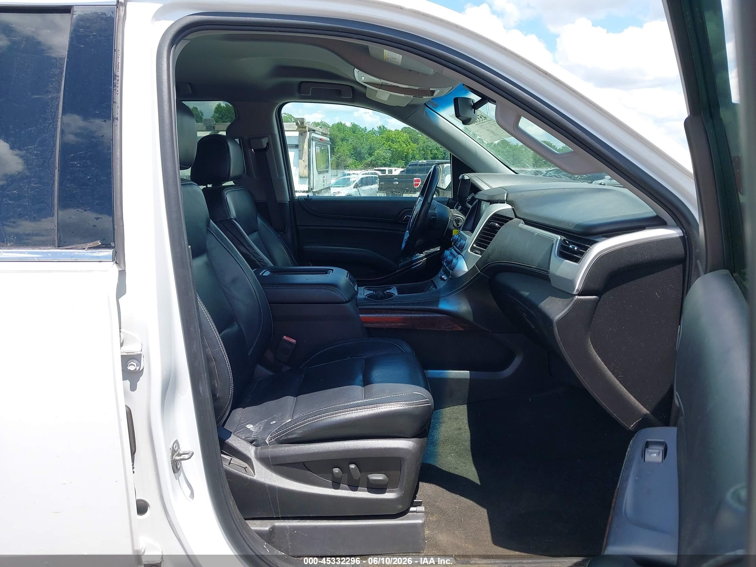 2015 Gmc Yukon Sle White vin: 1GKS1AKC2FR664098