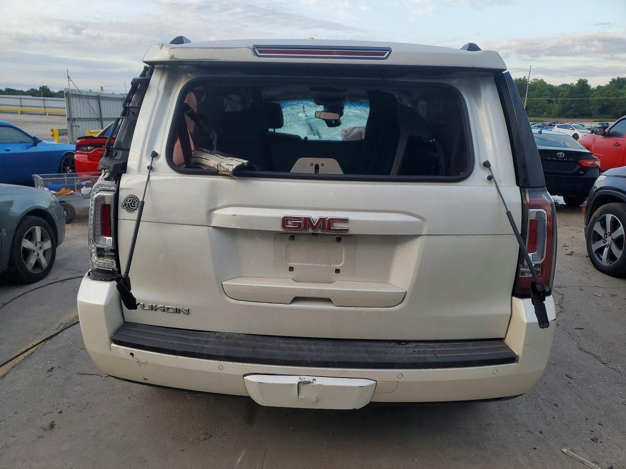 2015 Gmc Yukon Slt White vin: 1GKS1BKC0FR562255