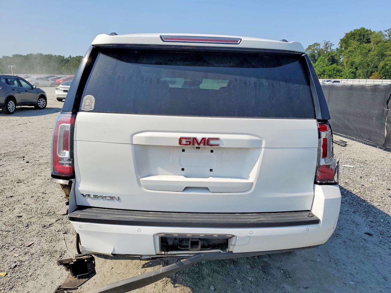 2017 Gmc Yukon Slt White vin: 1GKS1BKC0HR147679