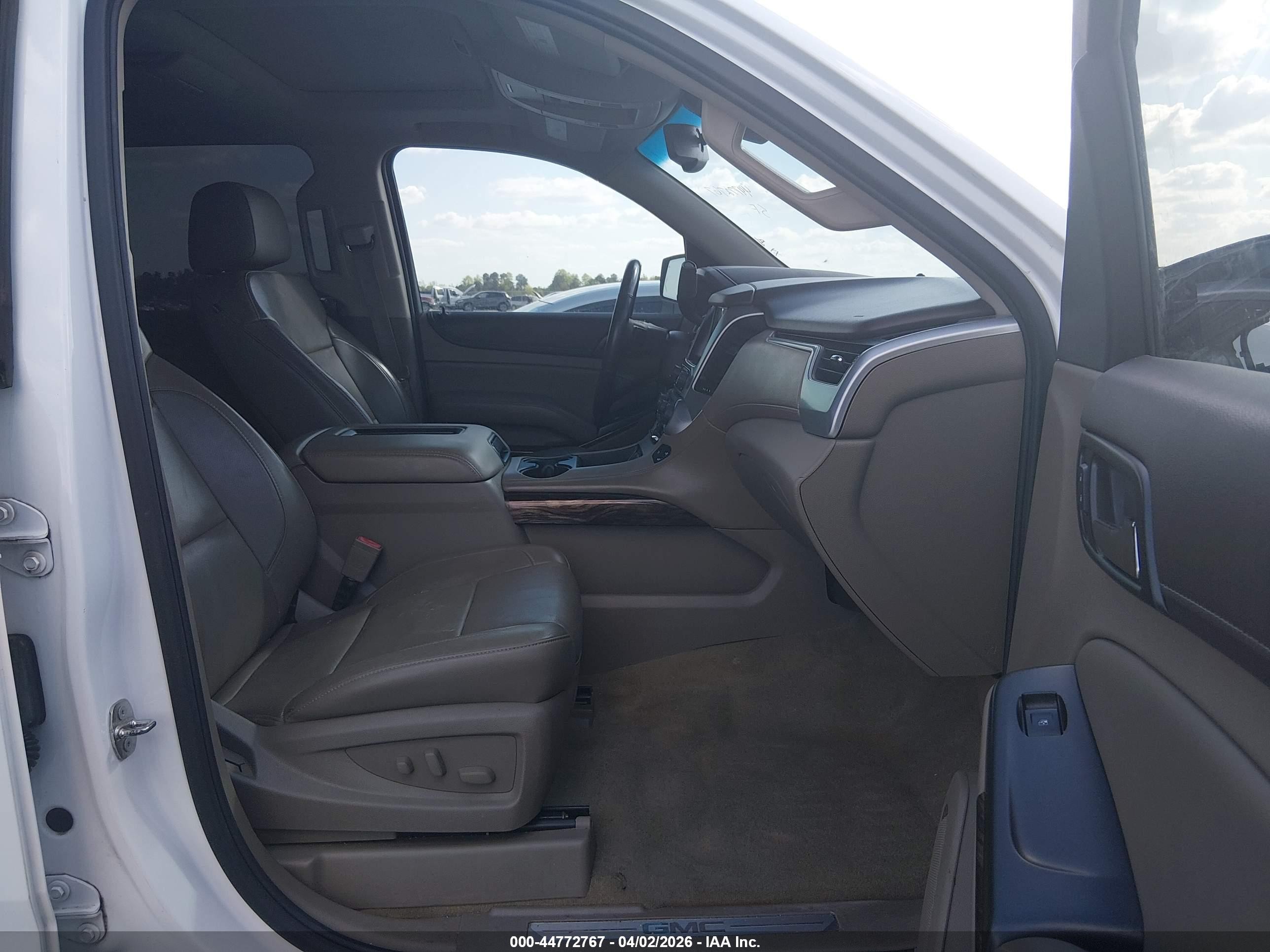 2016 Gmc Yukon Slt Белый vin: 1GKS1BKC1GR432938