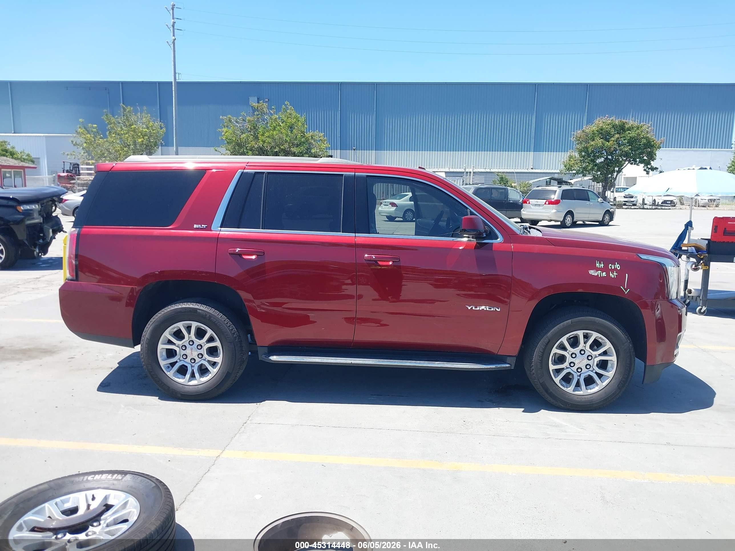 2018 Gmc Yukon Slt Red vin: 1GKS1BKC1JR400739
