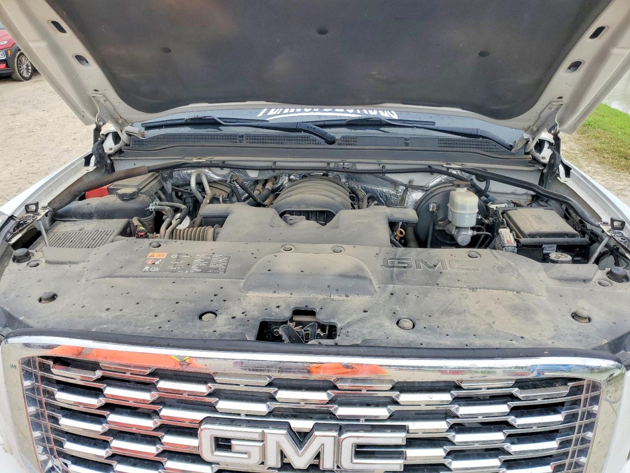 2015 Gmc Yukon Slt Белый vin: 1GKS1BKC3FR278294