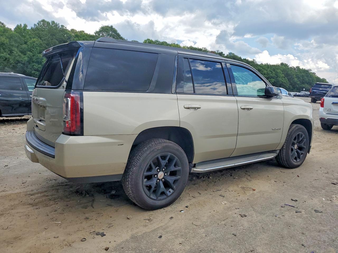 2015 Gmc Yukon Slt Gold vin: 1GKS1BKC5FR100886