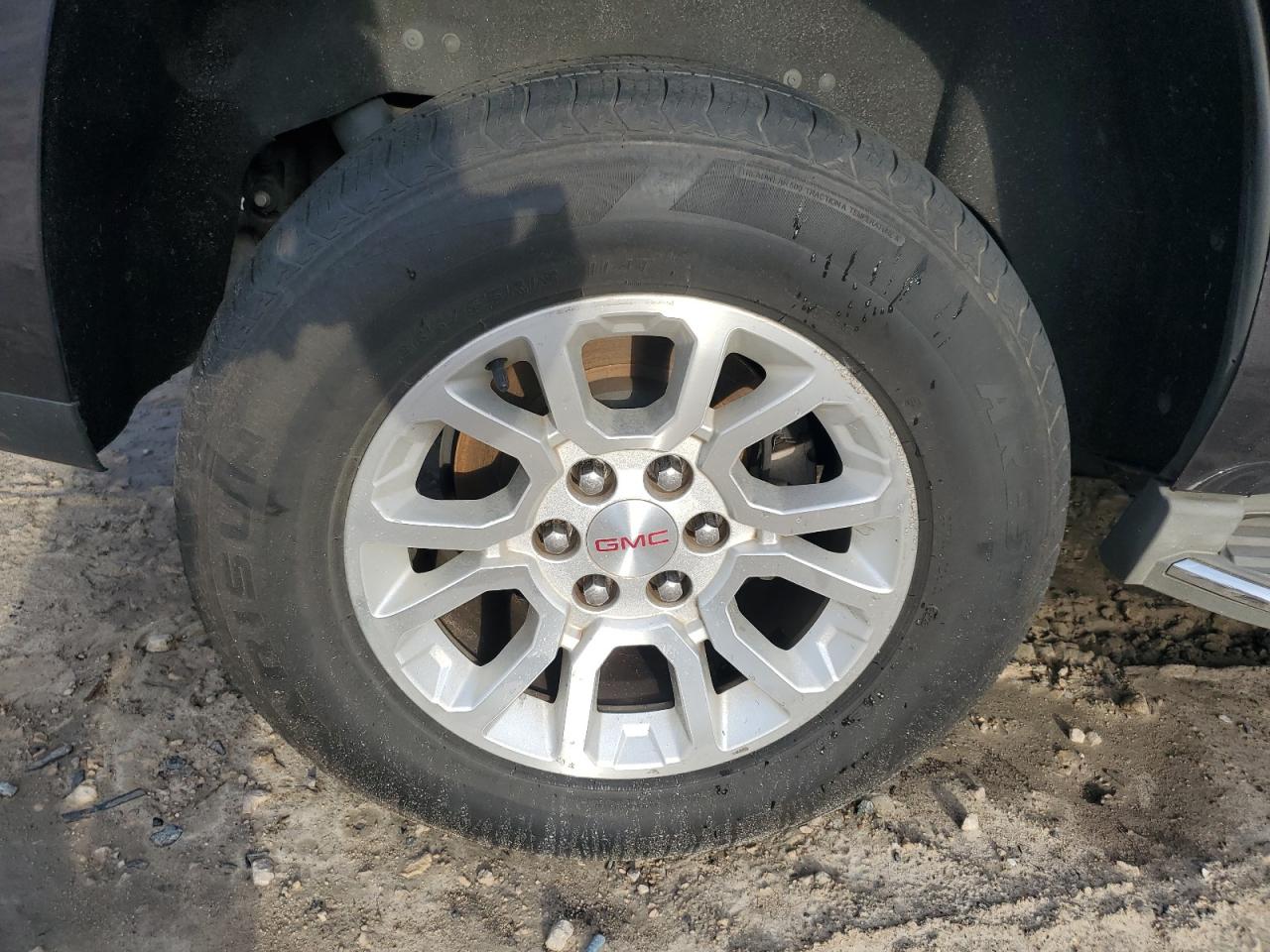 2015 Gmc Yukon Slt Черный vin: 1GKS1BKC6FR250294 Damage: Right Rear Wheel, Curb Rash, > 12 Inches