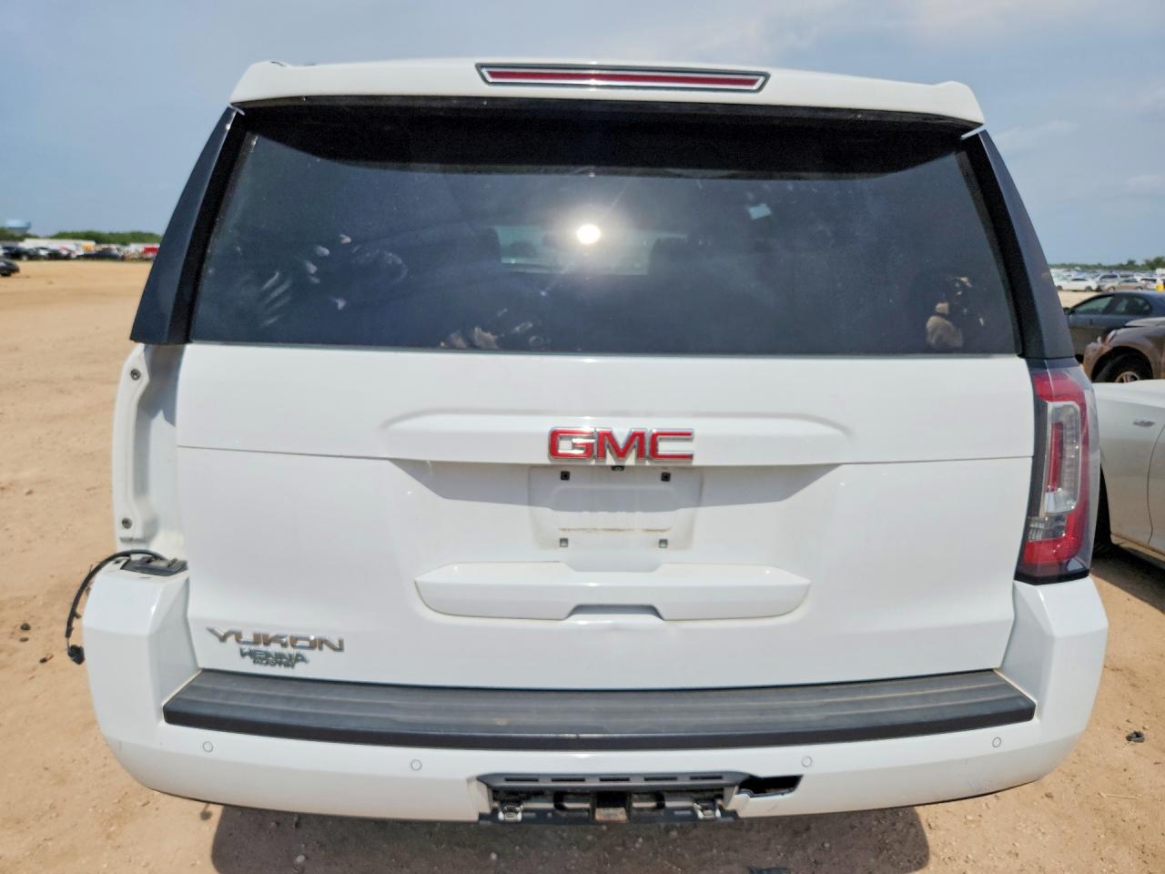 2015 Gmc Yukon Slt White vin: 1GKS1BKC9FR252072