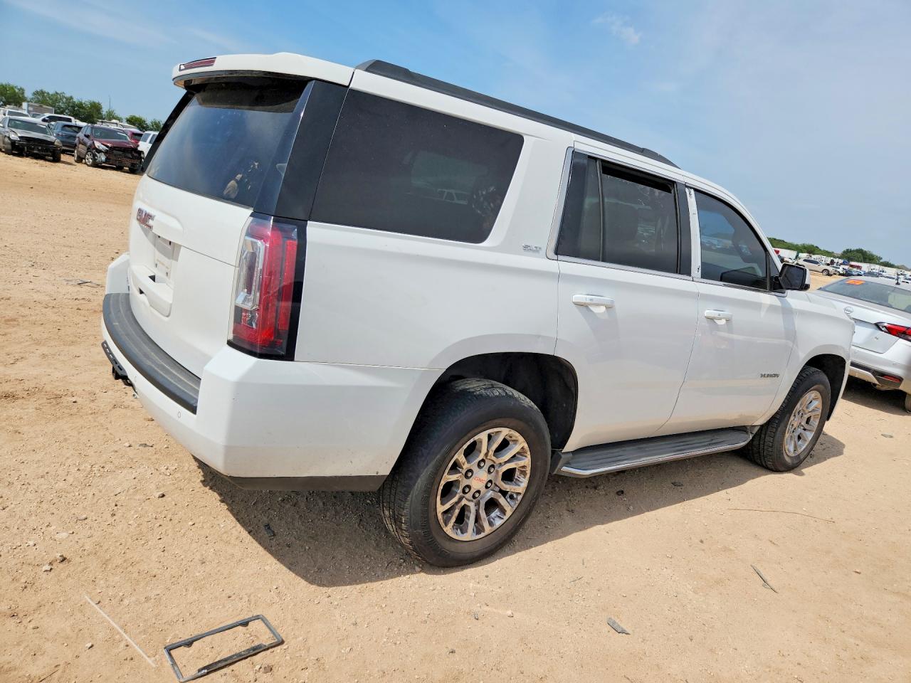 2015 Gmc Yukon Slt White vin: 1GKS1BKC9FR252072