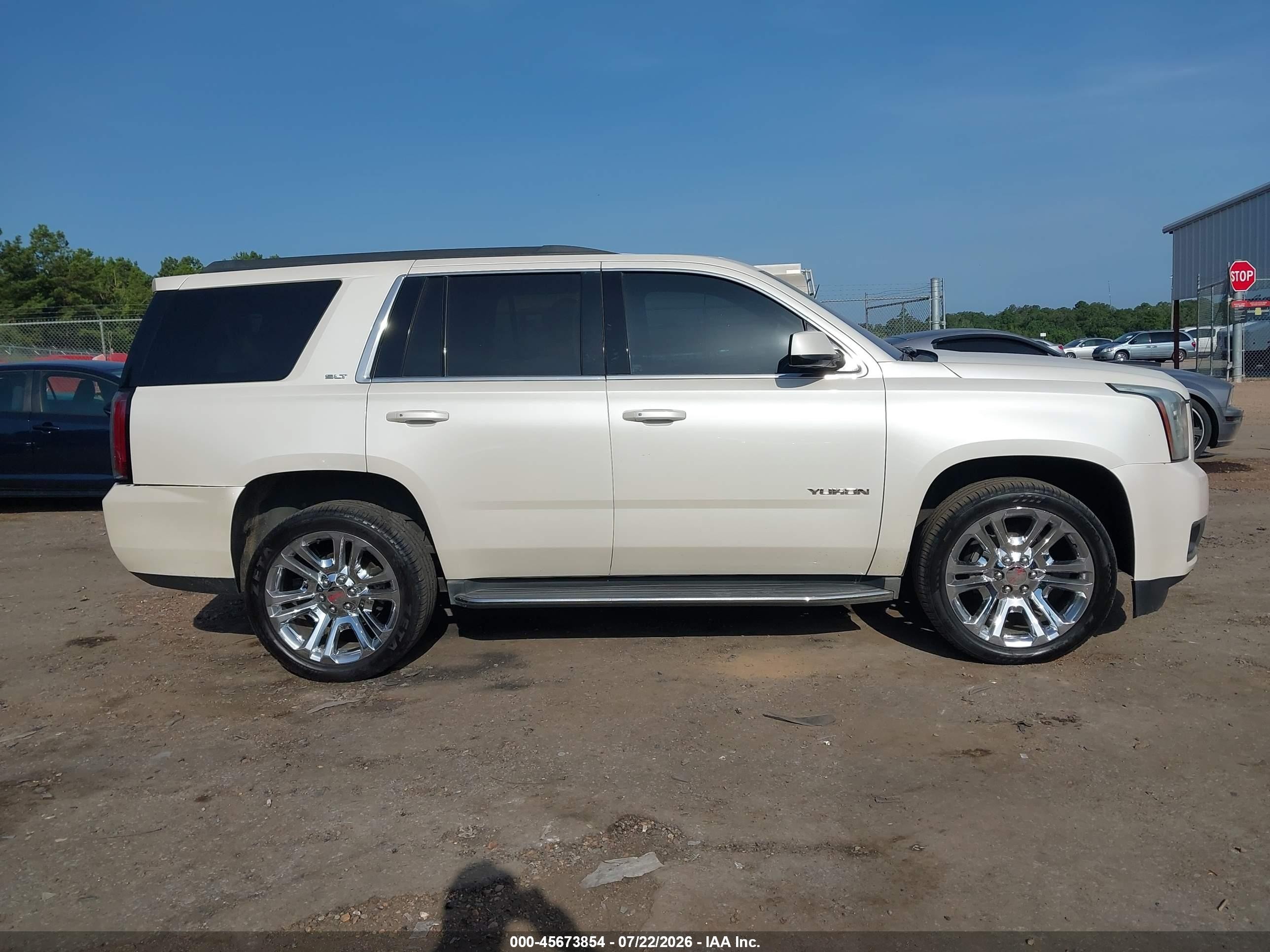 2015 Gmc Yukon Slt White vin: 1GKS1BKC9FR604633