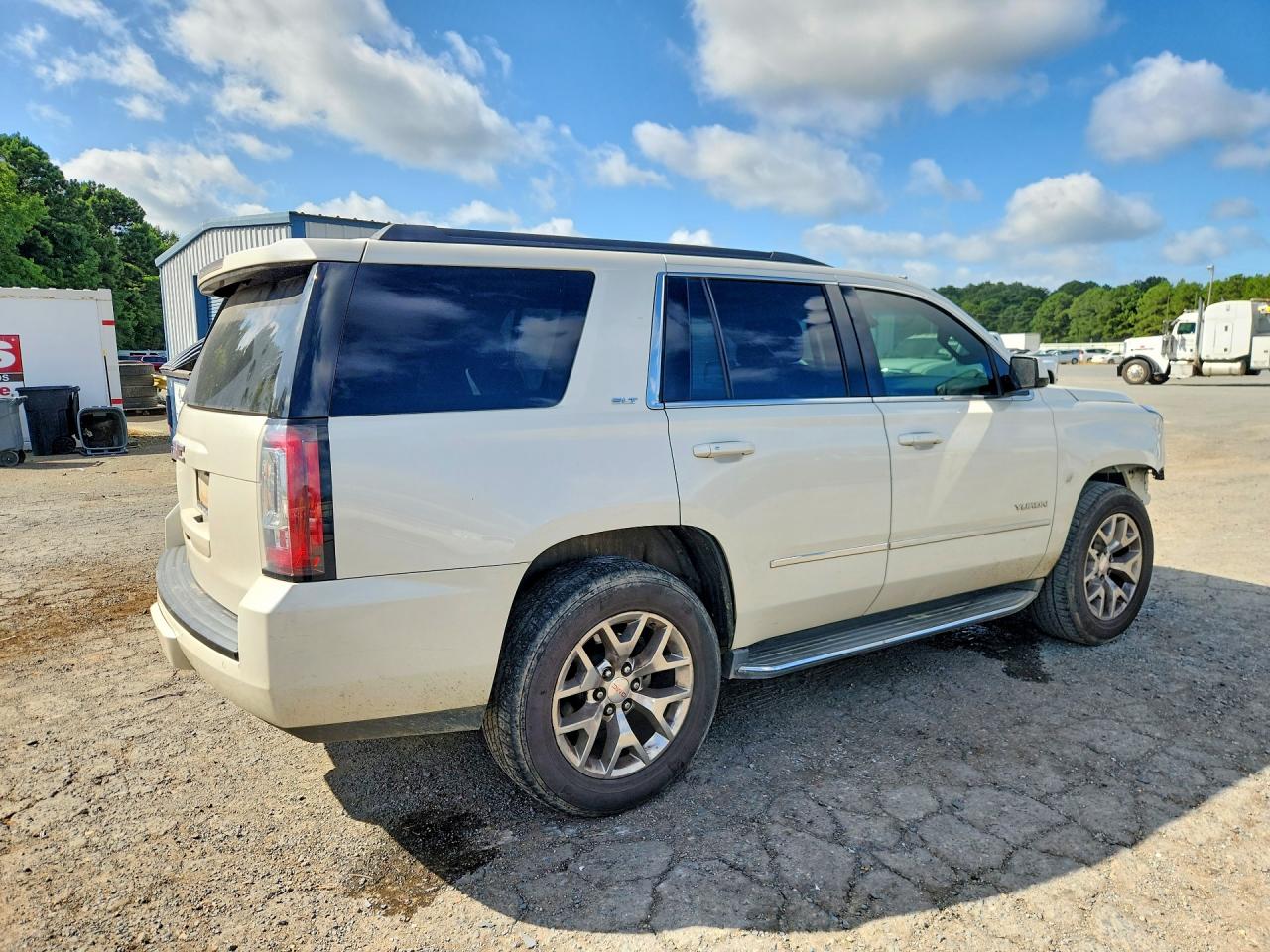 2015 Gmc Yukon Slt White vin: 1GKS1BKCXFR610165