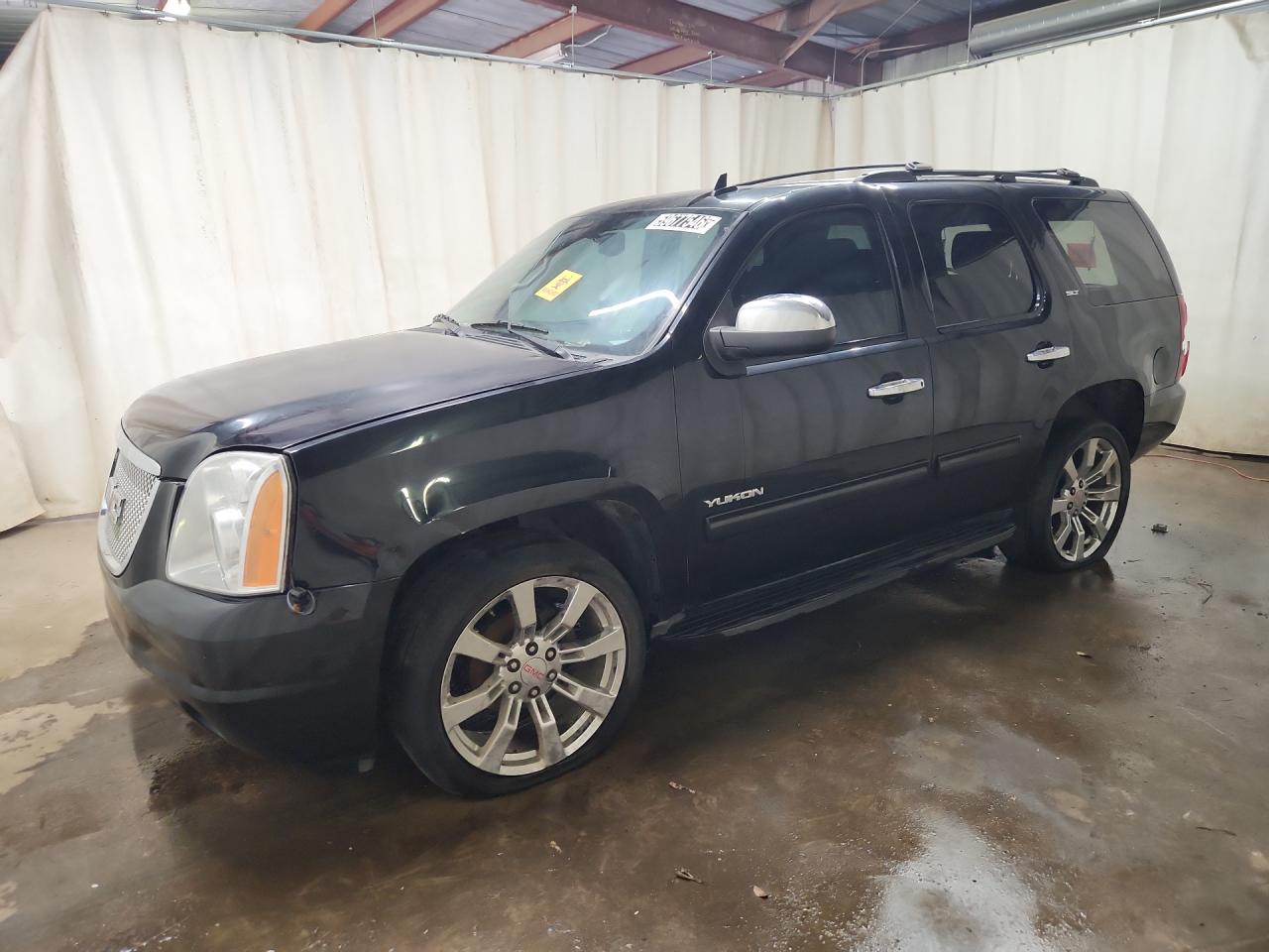 2013 Gmc Yukon Slt Black vin: 1GKS1CE01DR182636 Damage: Left Front Fender, Dent(S) W/ Paint Dmg, 3 To 4 Inches