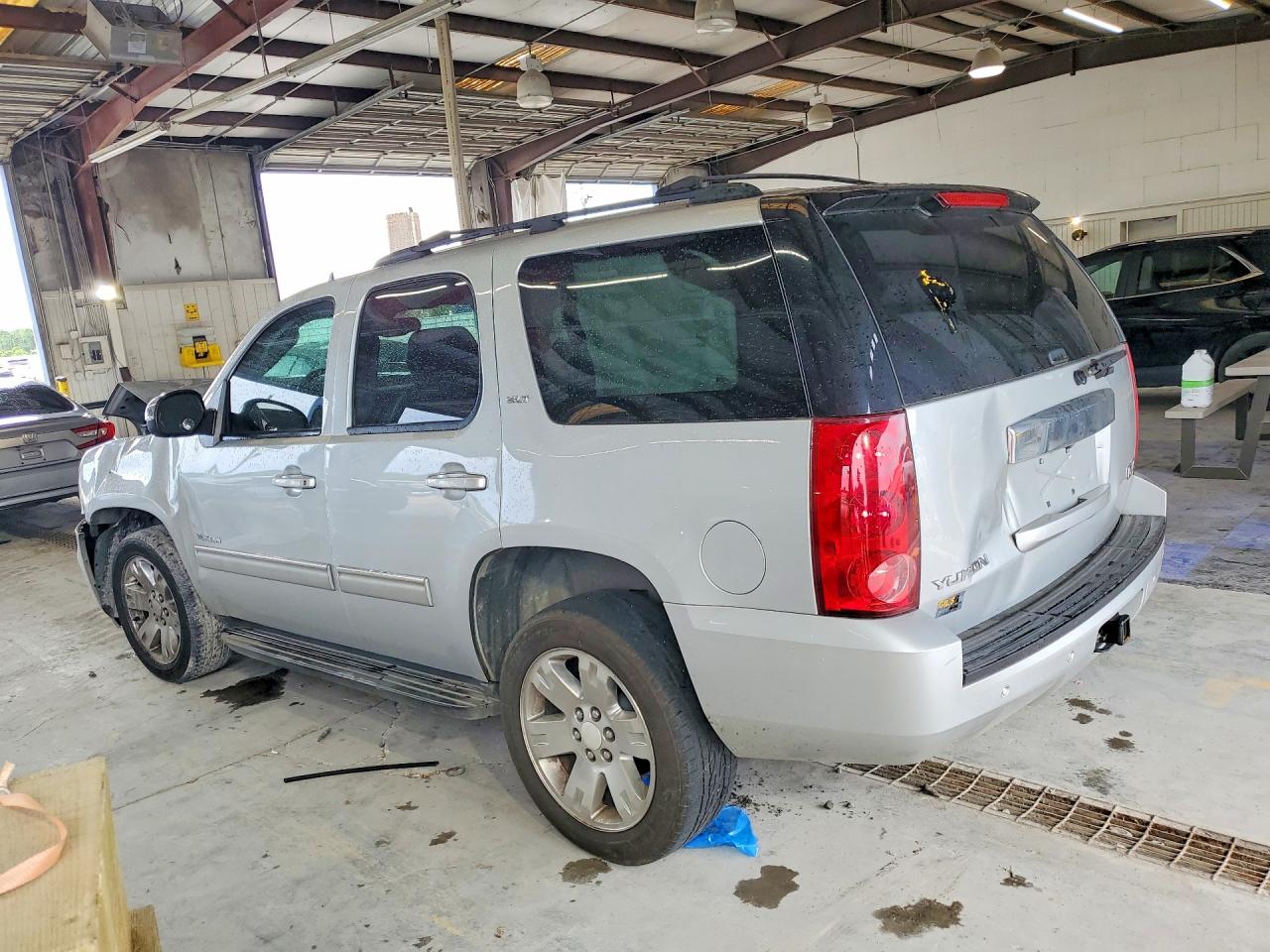 2013 Gmc Yukon Slt Silver vin: 1GKS1CE01DR343566