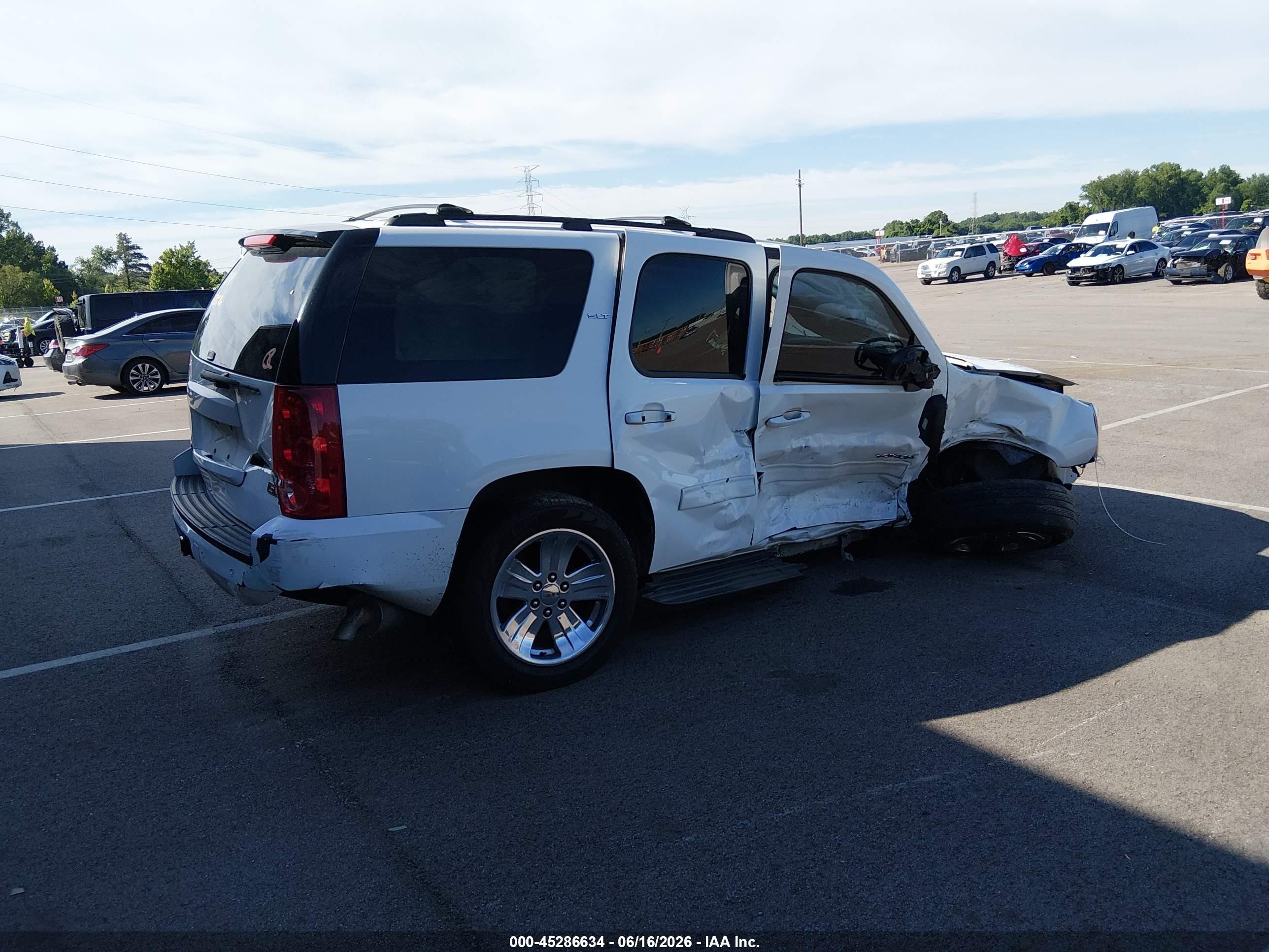 2014 Gmc Yukon Slt White vin: 1GKS1CE02ER185773