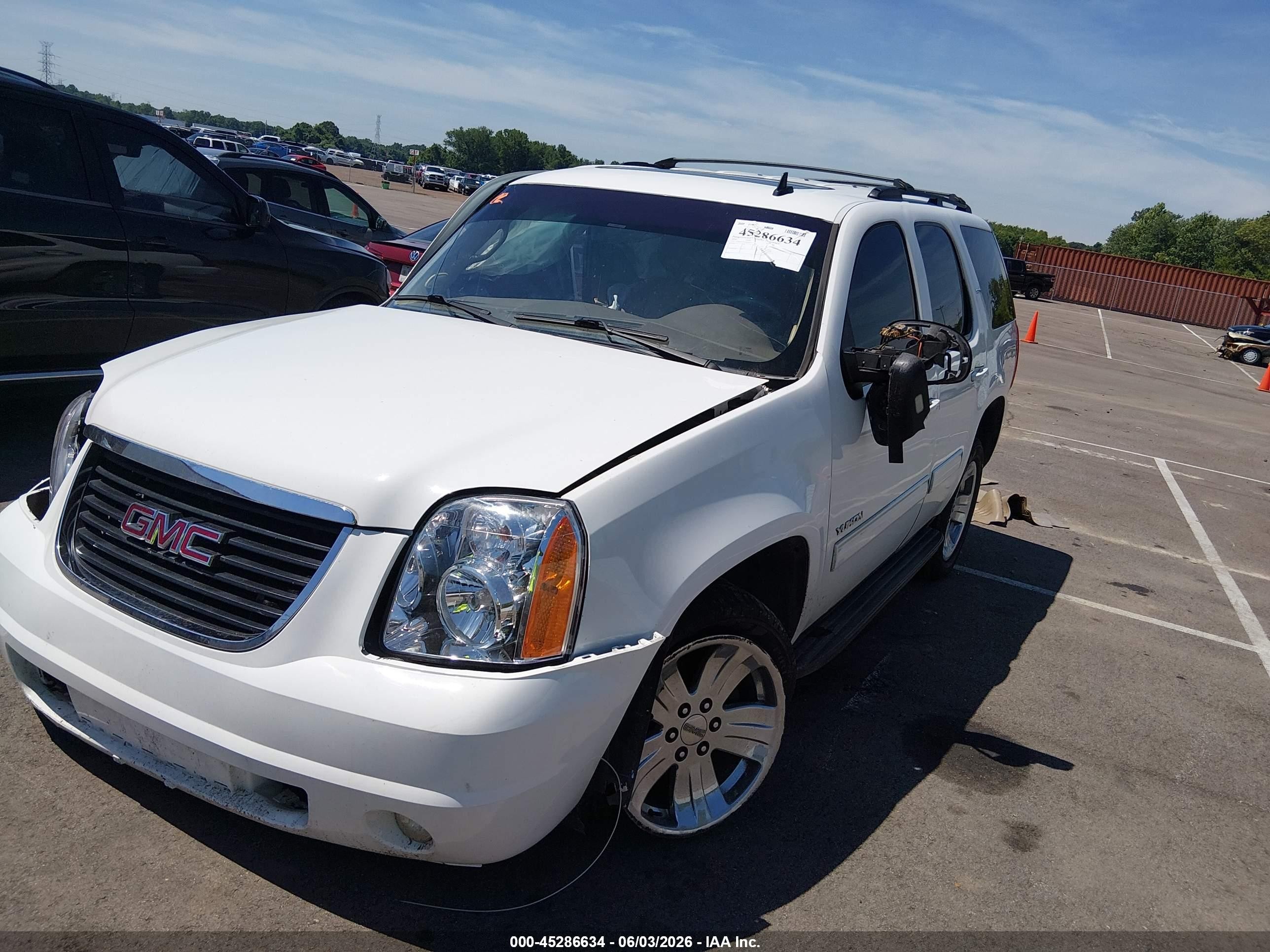 2014 Gmc Yukon Slt White vin: 1GKS1CE02ER185773