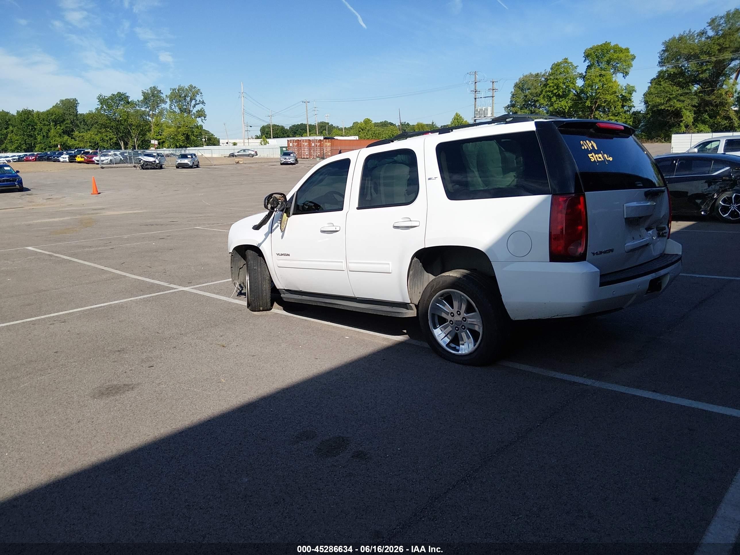 2014 Gmc Yukon Slt White vin: 1GKS1CE02ER185773