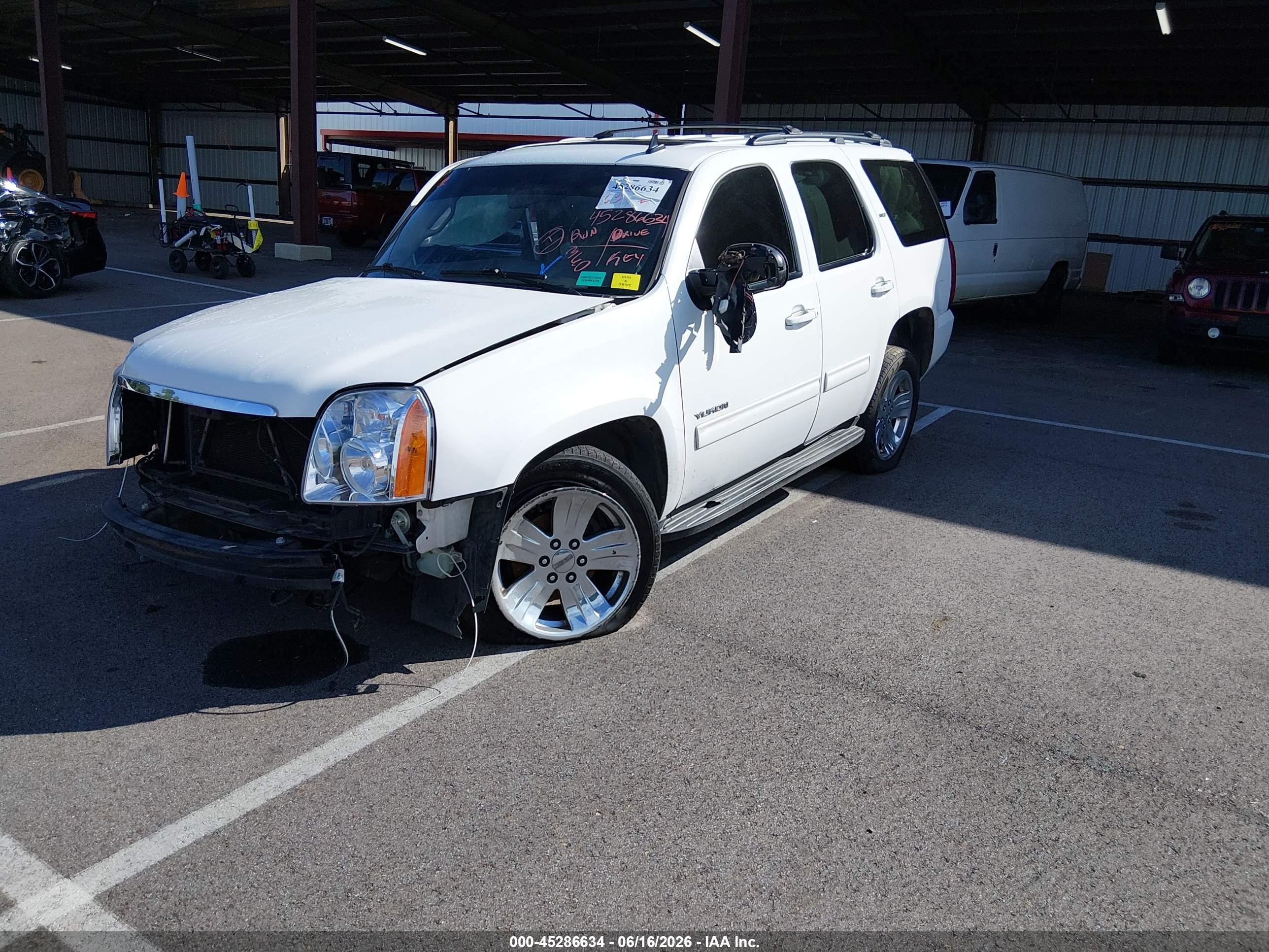 2014 Gmc Yukon Slt White vin: 1GKS1CE02ER185773