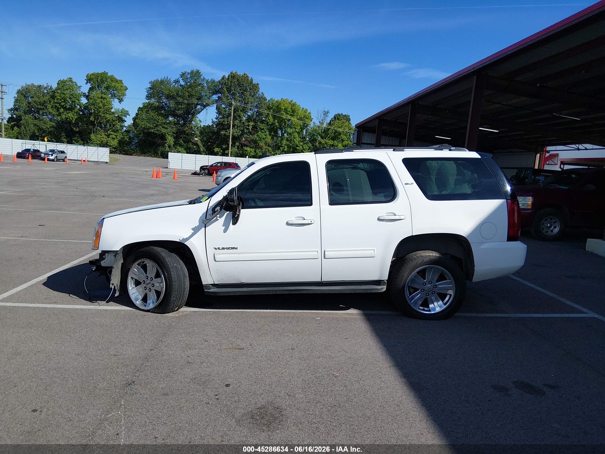 2014 Gmc Yukon Slt White vin: 1GKS1CE02ER185773
