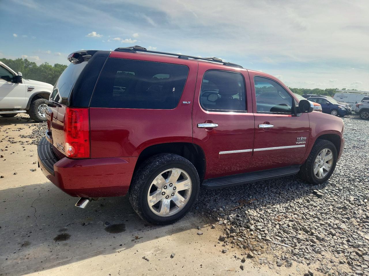 2011 Gmc Yukon Slt Maroon vin: 1GKS1CE03BR200034