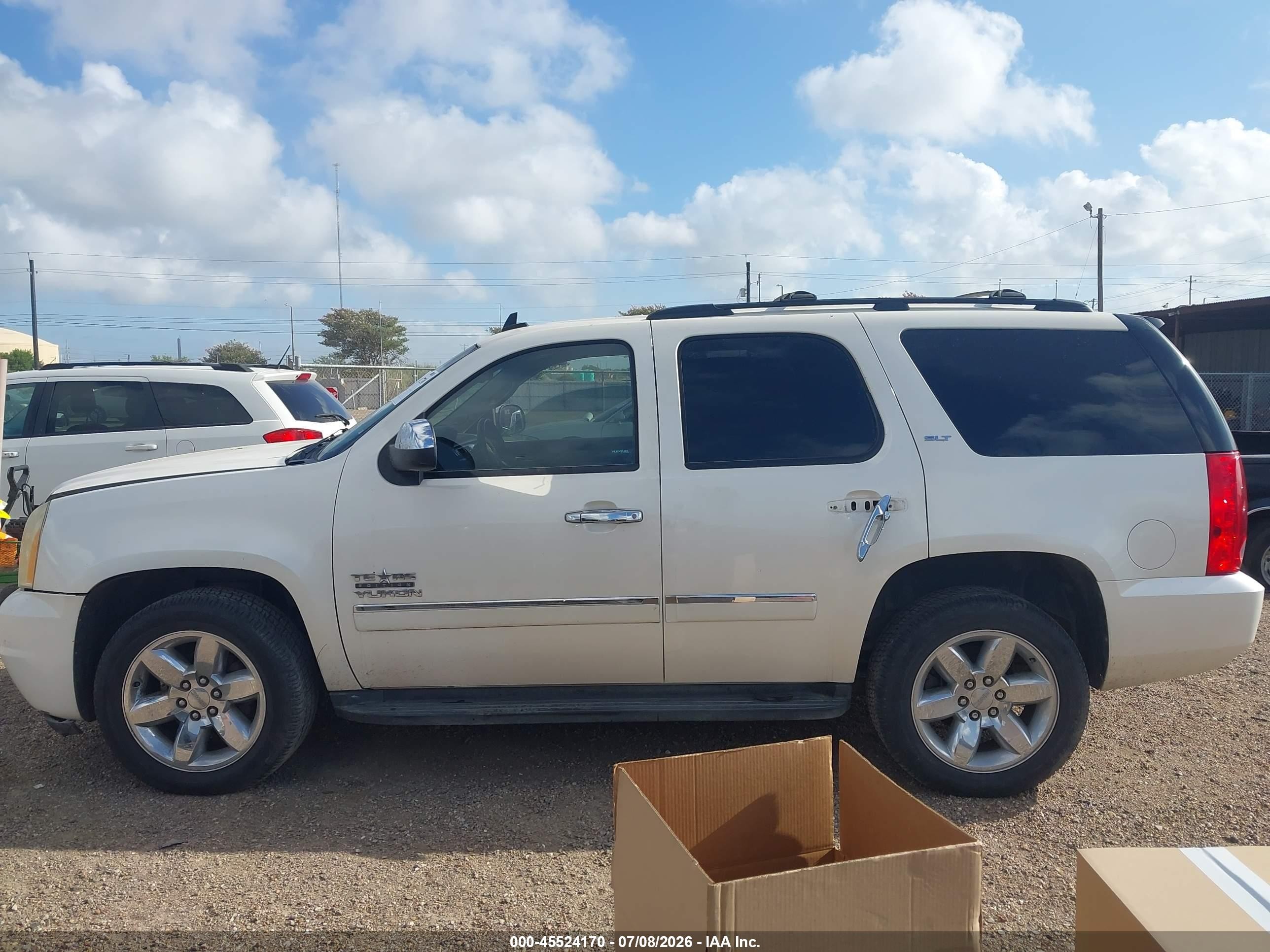 2013 Gmc Yukon Slt White vin: 1GKS1CE05DR200751