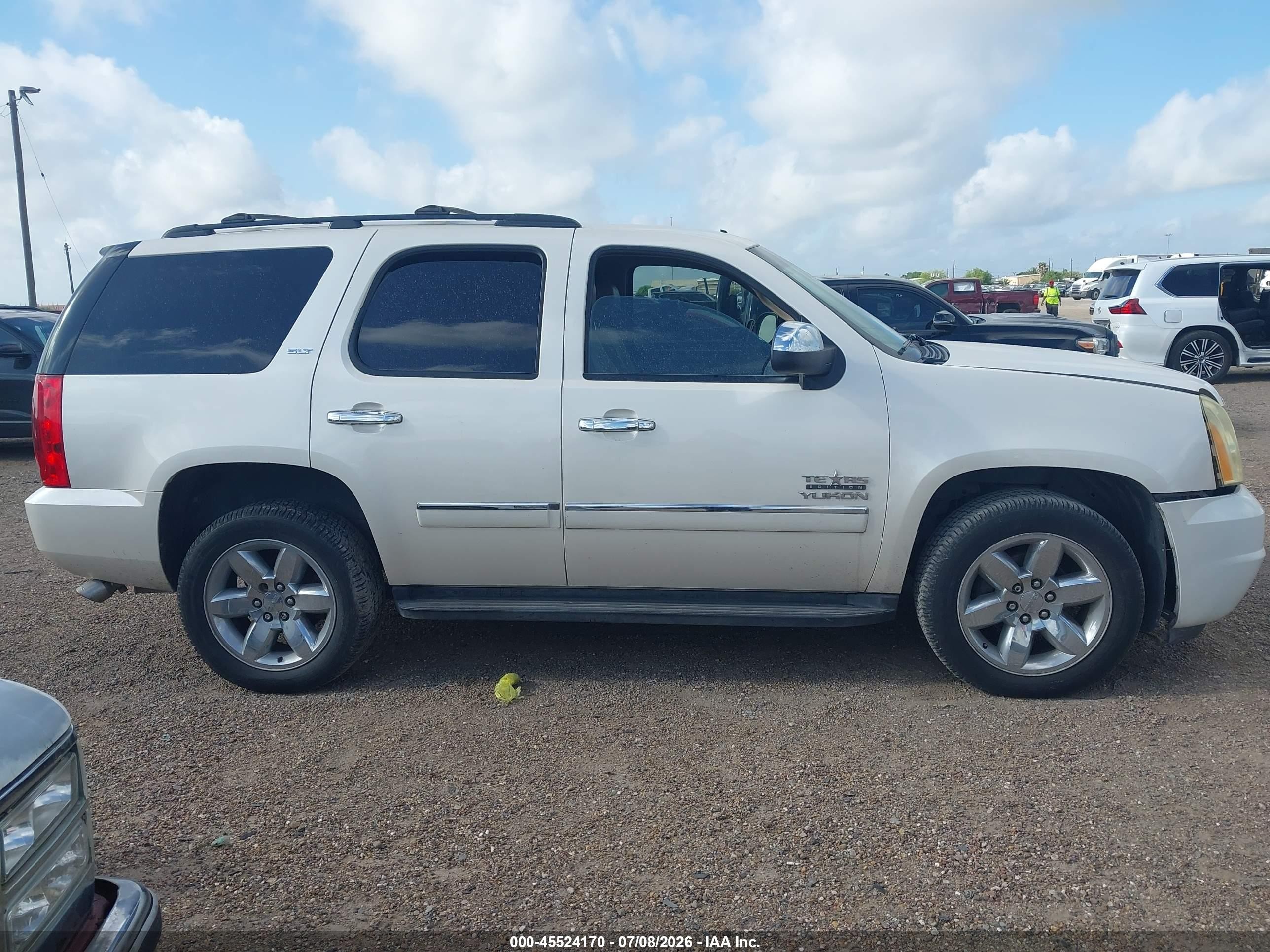 2013 Gmc Yukon Slt White vin: 1GKS1CE05DR200751