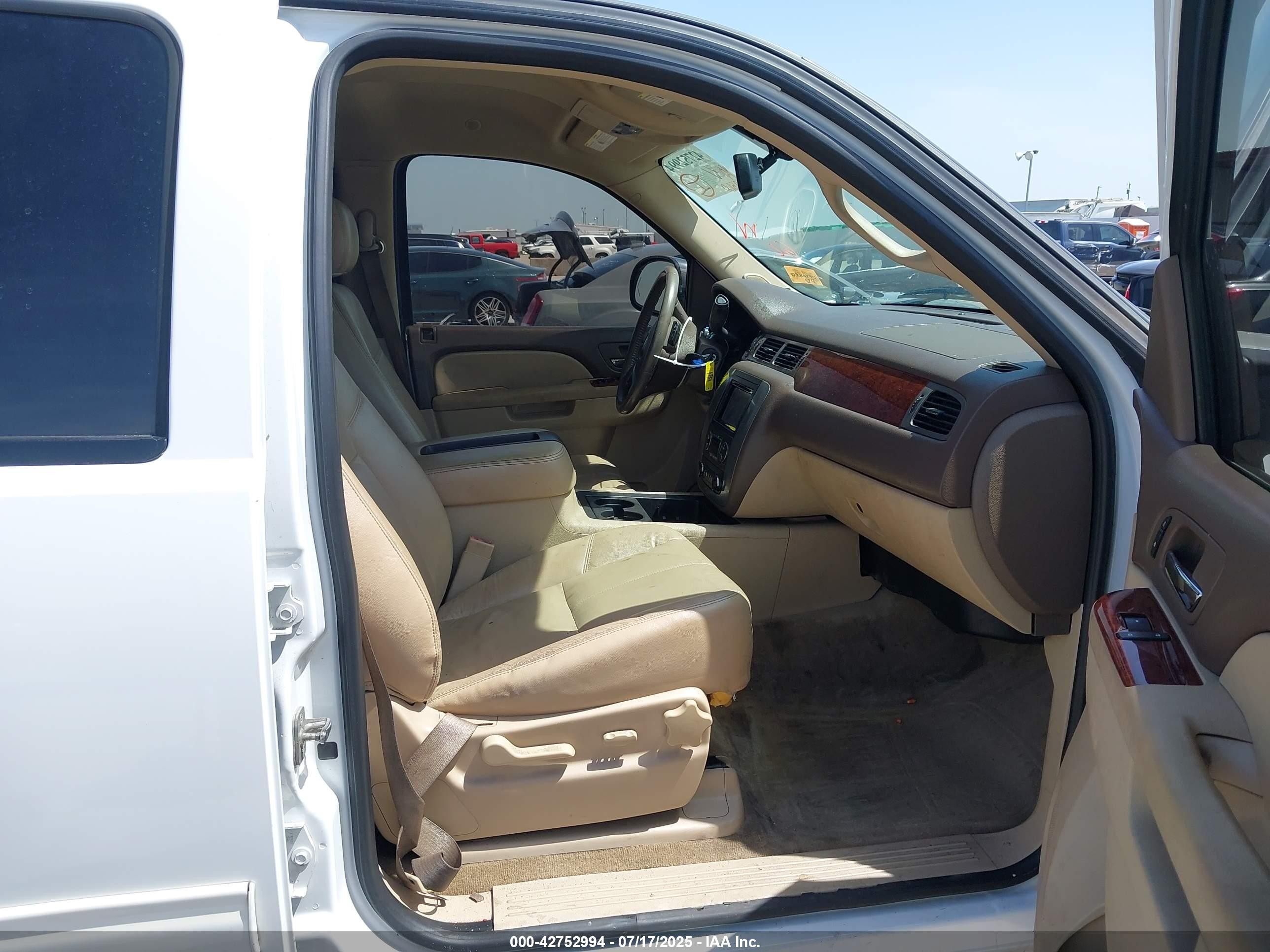 2011 Gmc Yukon Slt White vin: 1GKS1CE06BR383820