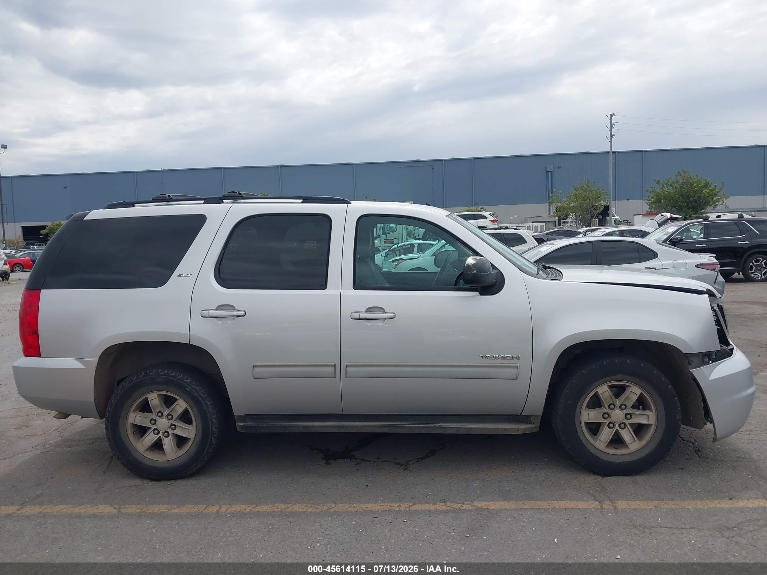 2014 Gmc Yukon Slt Silver vin: 1GKS1CE06ER232027
