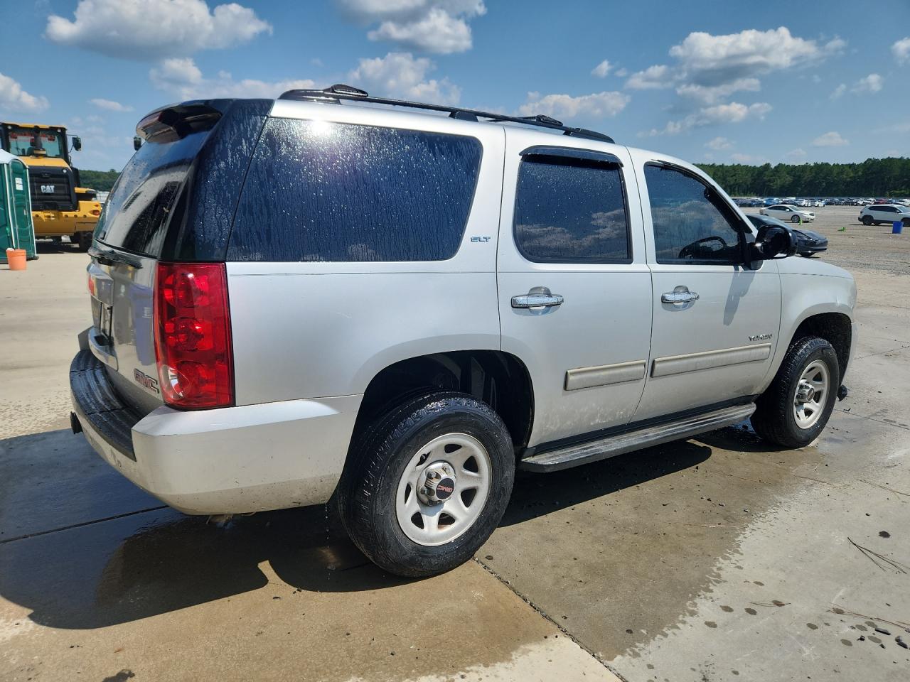 2014 Gmc Yukon Slt Silver vin: 1GKS1CE06ER247756 Damage: Right Qtr Panel, Multiple Scratches Heavy, 3