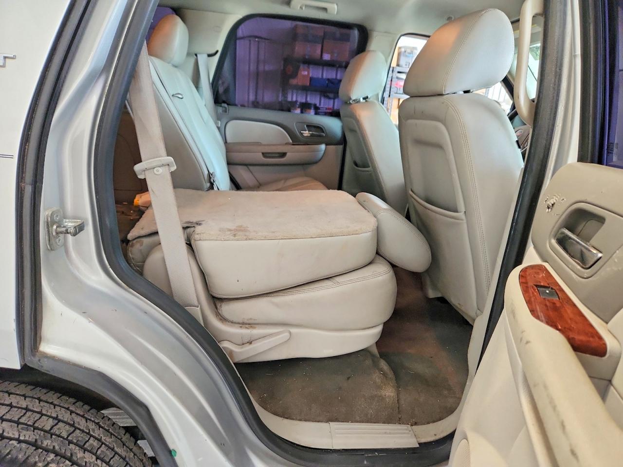 2014 Gmc Yukon Slt Silver vin: 1GKS1CE06ER247756