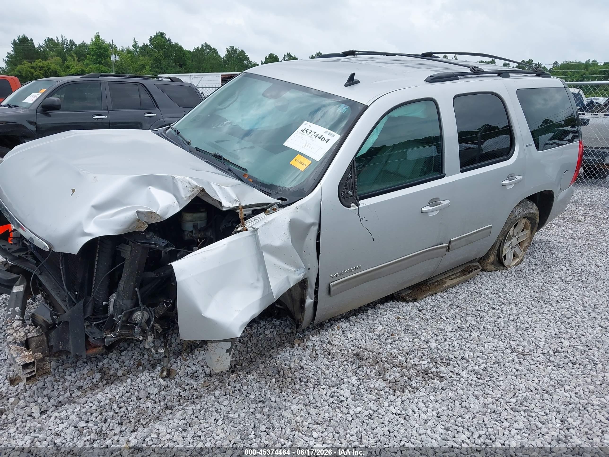 2011 Gmc Yukon Slt Silver vin: 1GKS1CE07BR167779