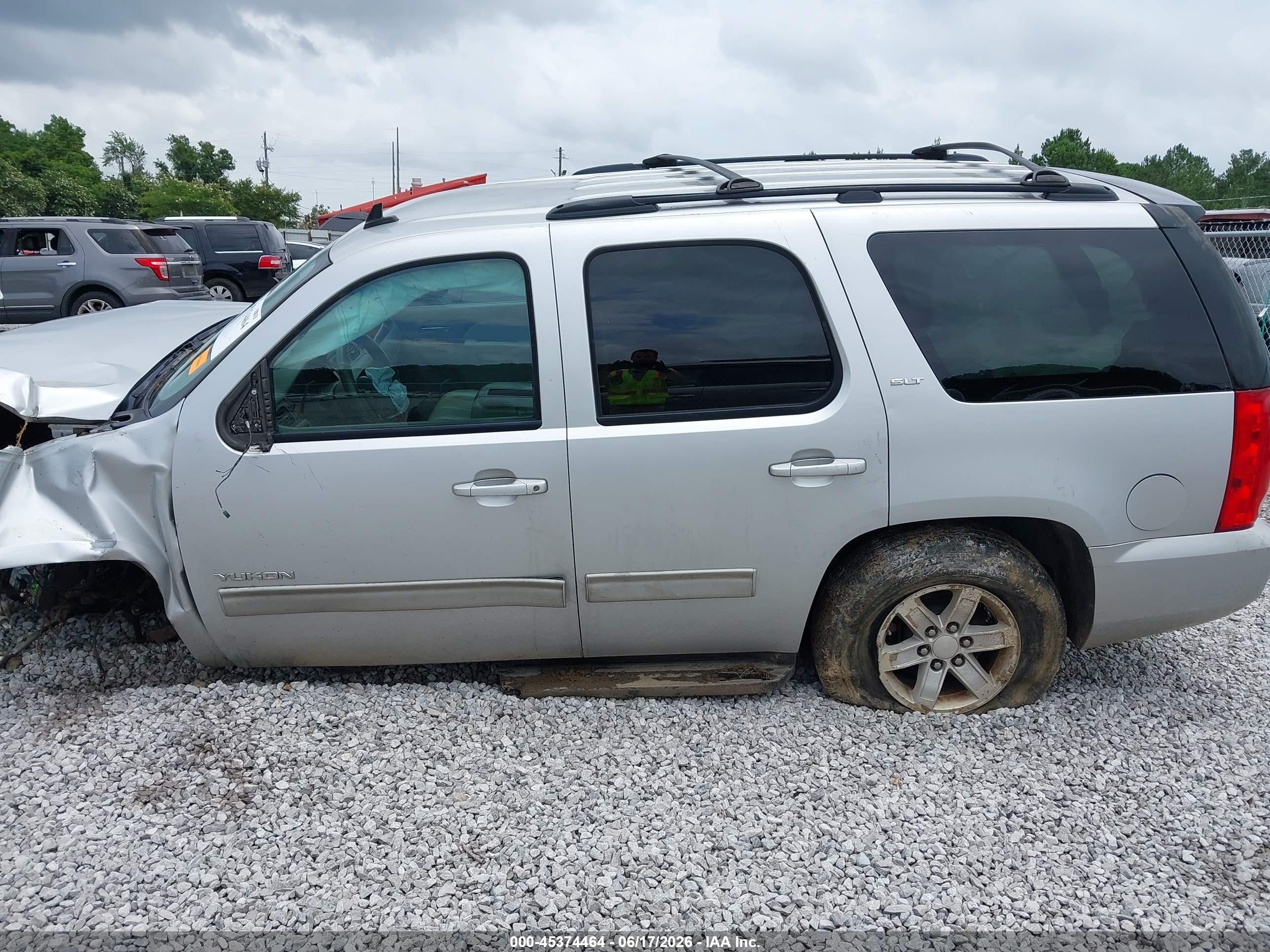 2011 Gmc Yukon Slt Silver vin: 1GKS1CE07BR167779