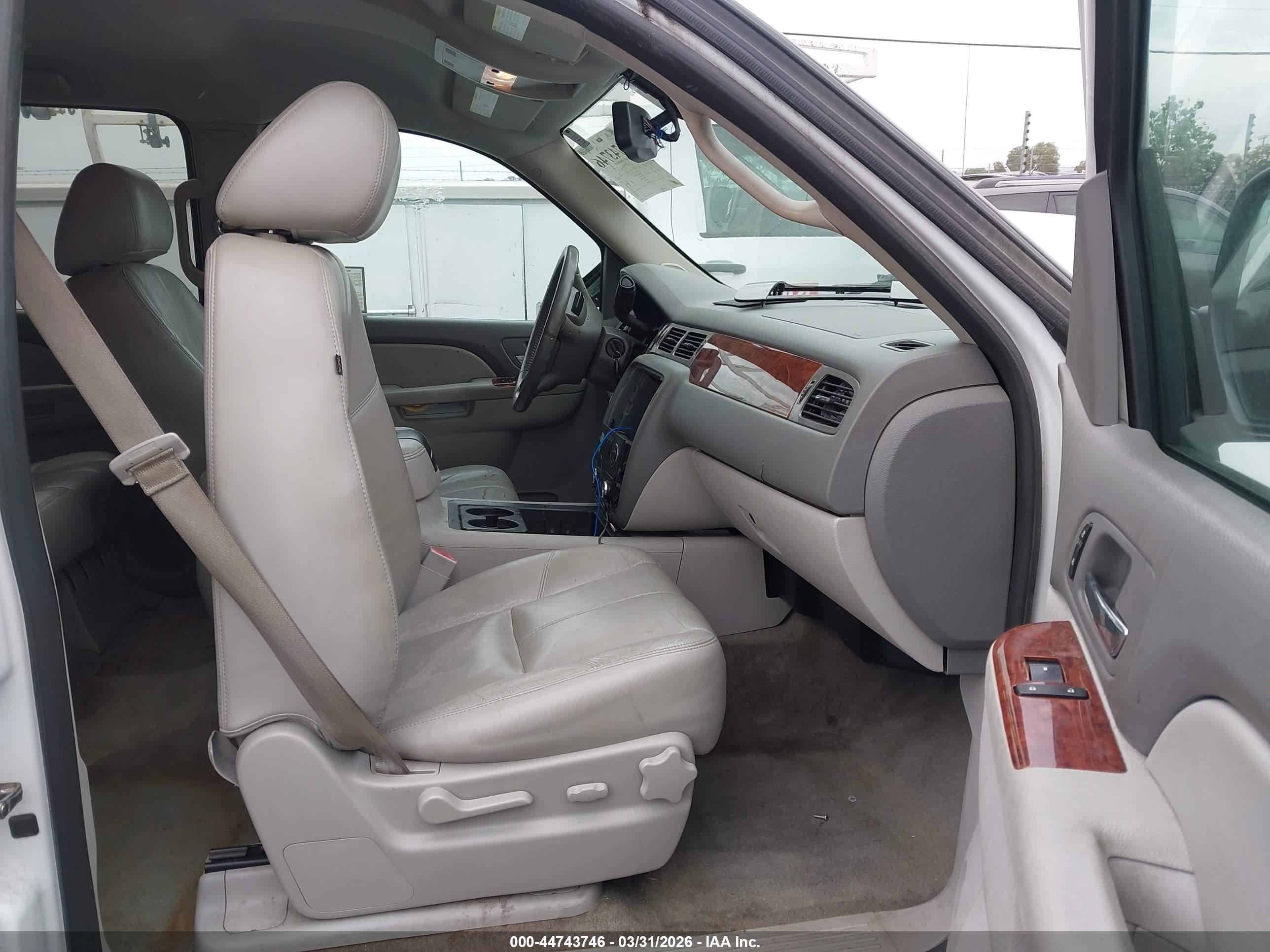 2014 Gmc Yukon Slt White vin: 1GKS1CE07ER123043