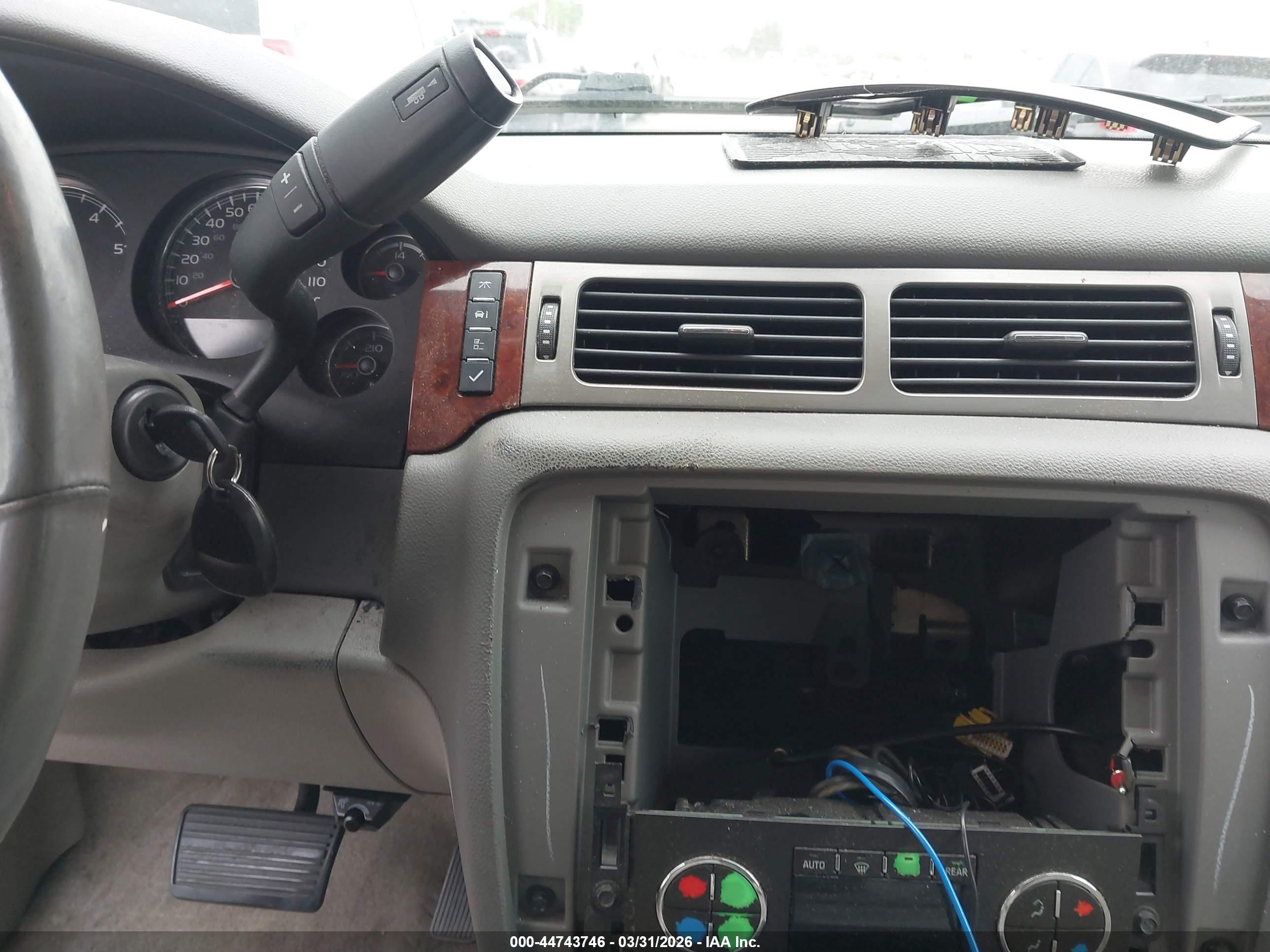 2014 Gmc Yukon Slt White vin: 1GKS1CE07ER123043