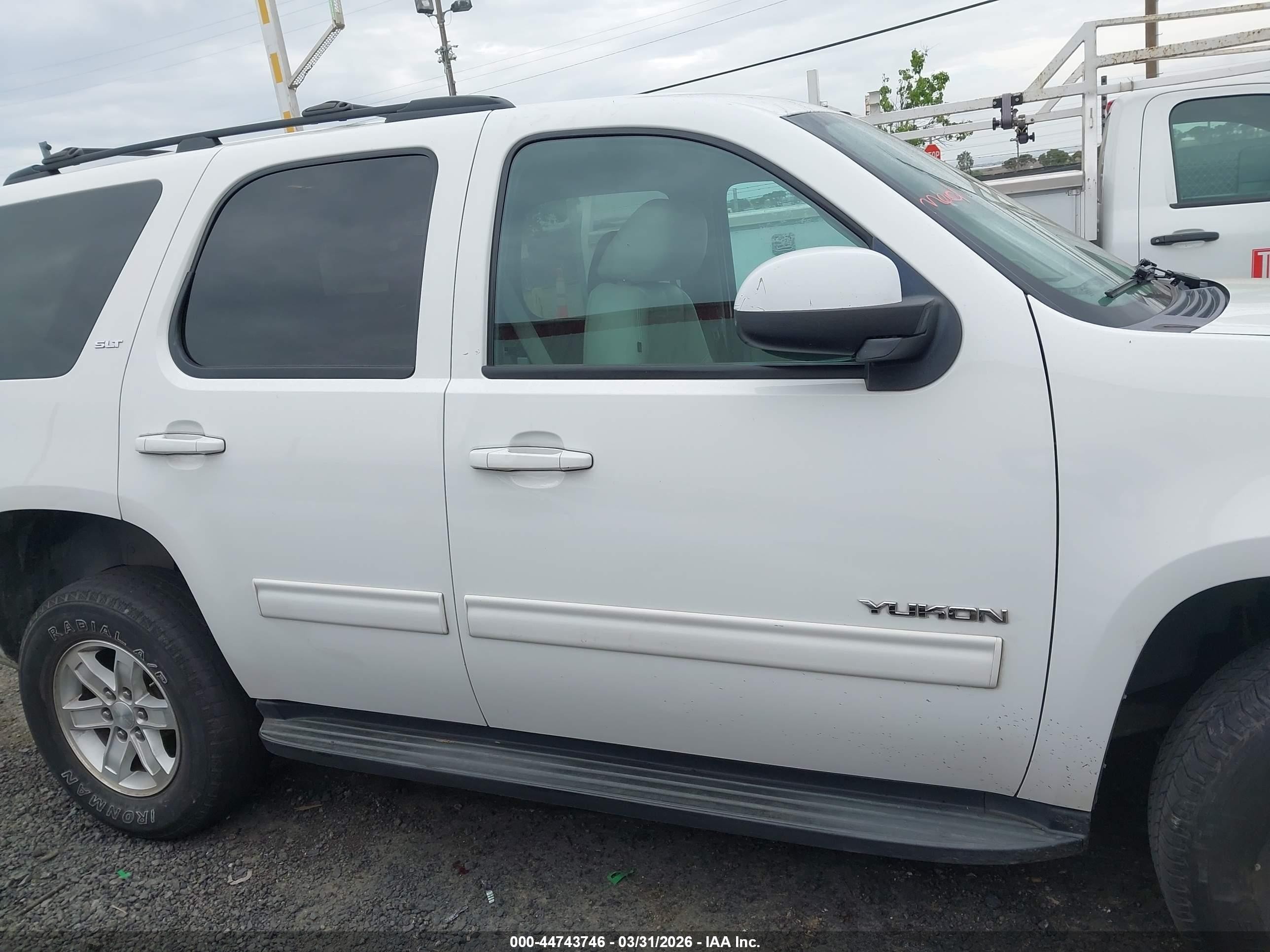 2014 Gmc Yukon Slt White vin: 1GKS1CE07ER123043