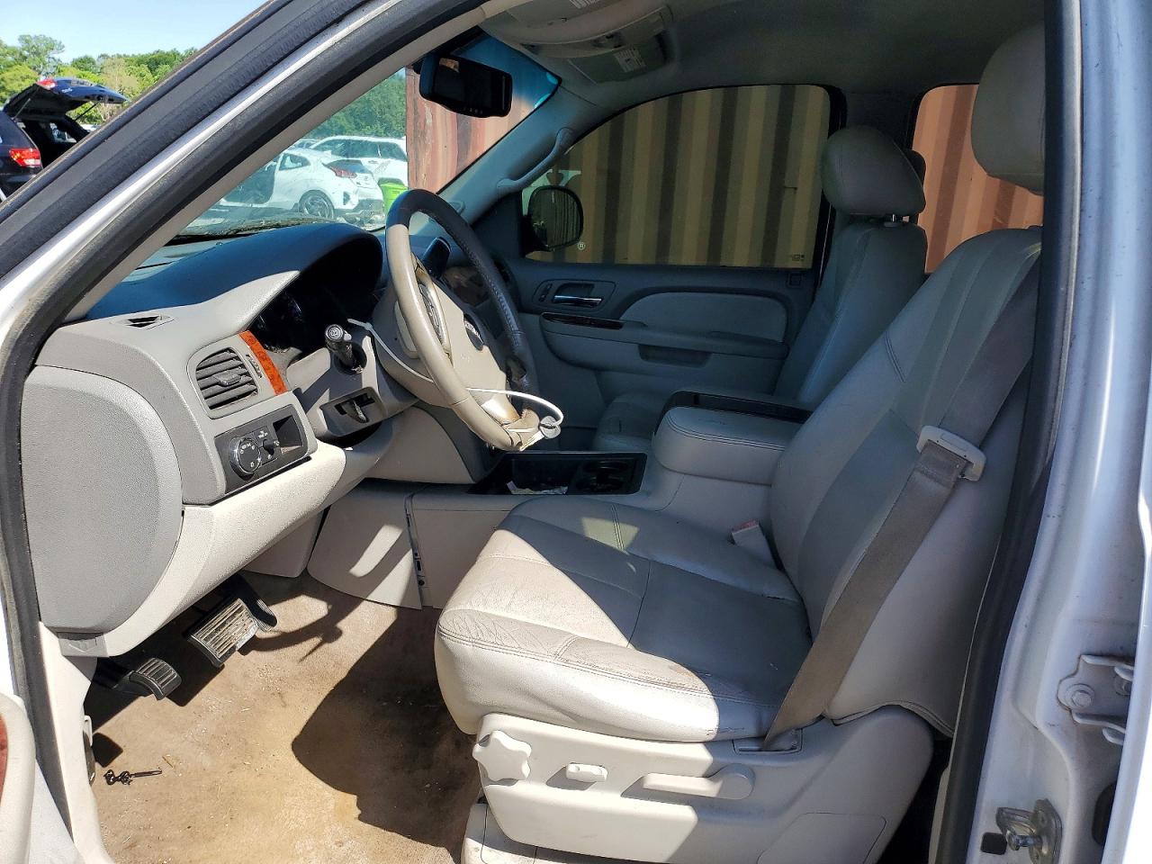 2013 Gmc Yukon Slt White vin: 1GKS1CE09DR134236