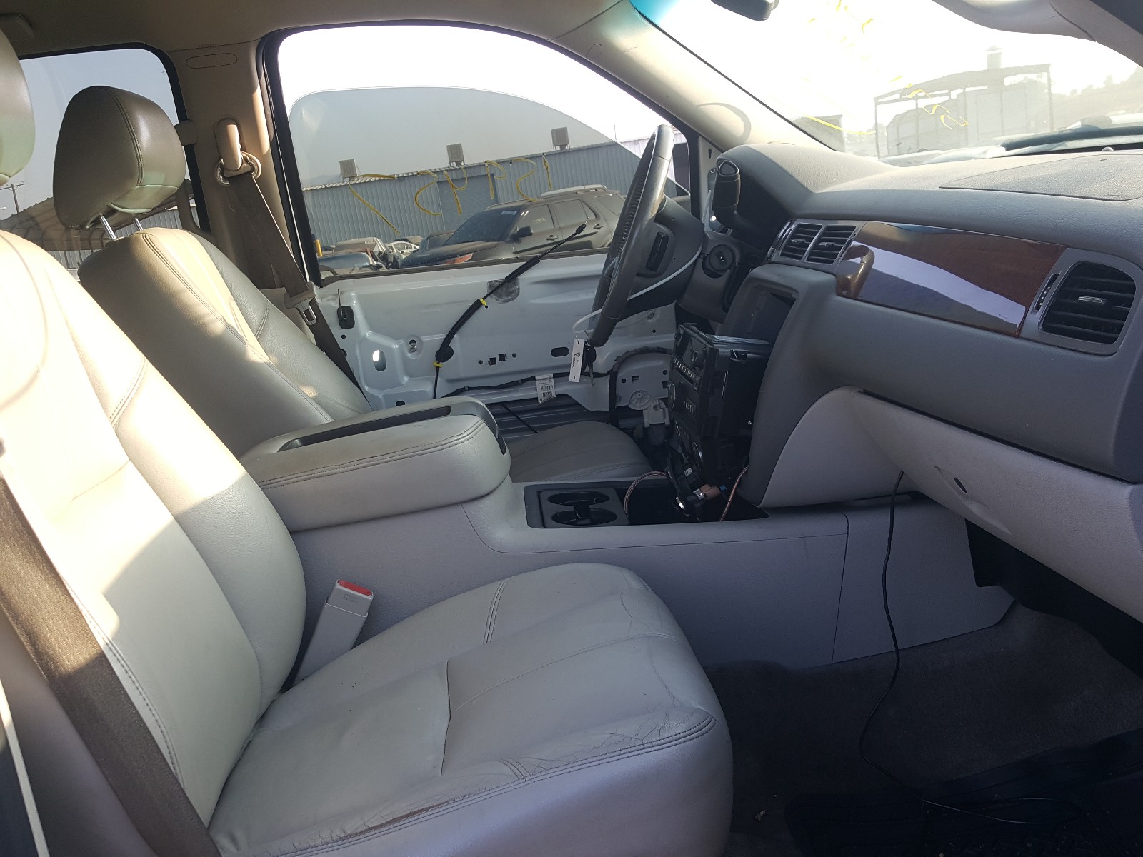 2014 Gmc Yukon Slt White vin: 1GKS1CE0XER120783