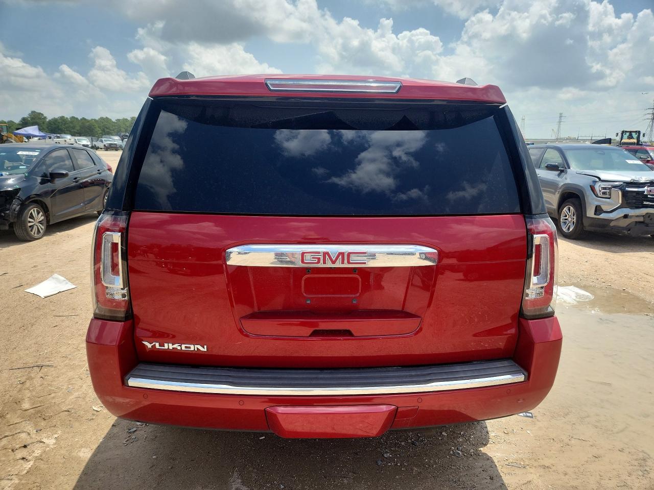 2015 Gmc Yukon Denali Red vin: 1GKS1CKJ3FR585503