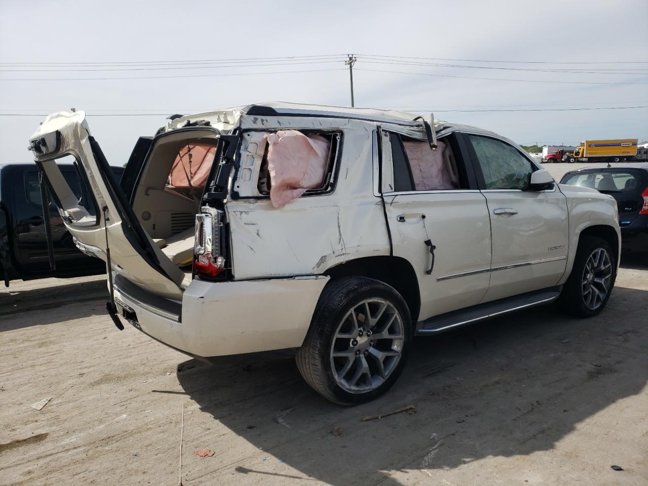 2015 Gmc Yukon Denali White vin: 1GKS1CKJ4FR158346