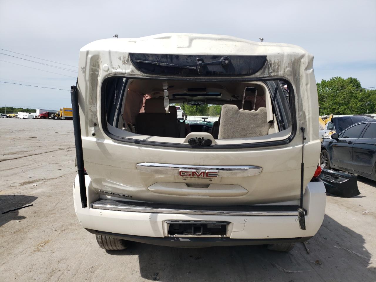 2015 Gmc Yukon Denali White vin: 1GKS1CKJ4FR158346
