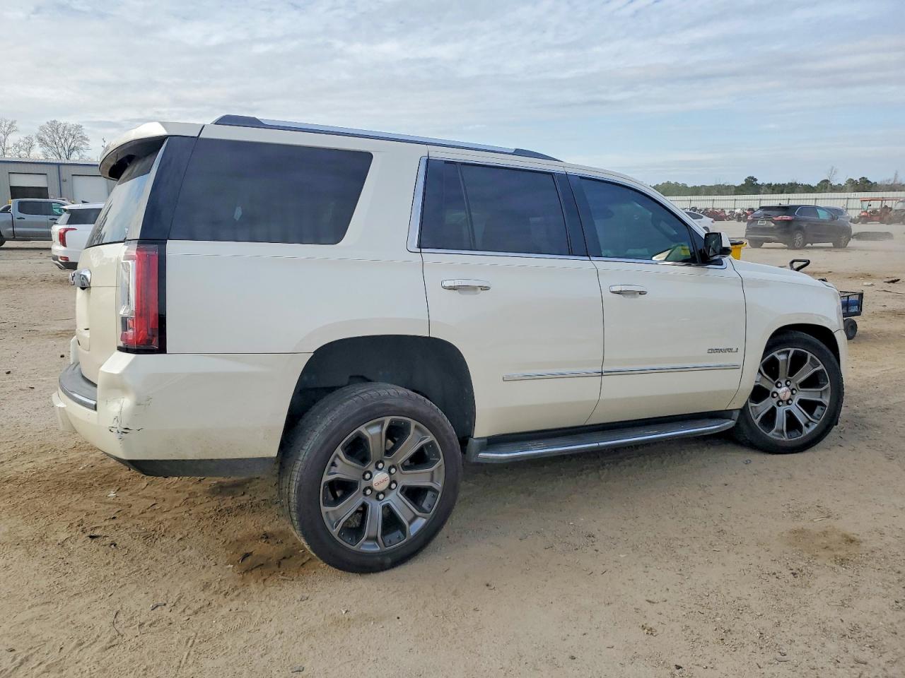 2015 Gmc Yukon Denali White vin: 1GKS1CKJ5FR299913