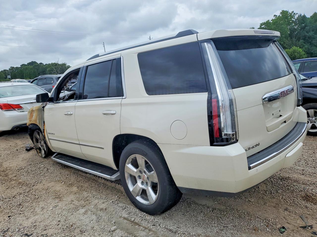 2015 Gmc Yukon Denali Cream vin: 1GKS1CKJ6FR303953