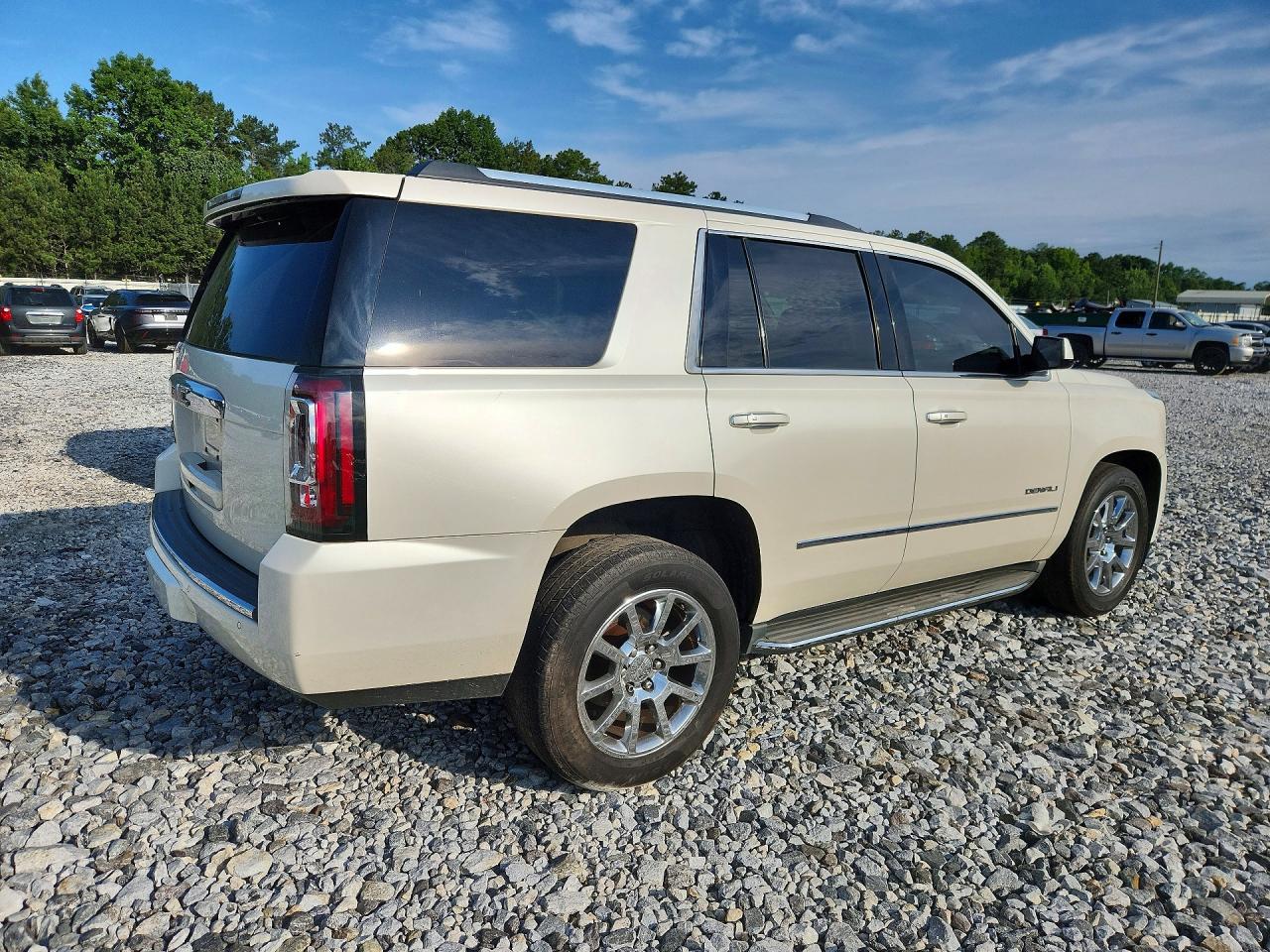2015 Gmc Yukon Denali White vin: 1GKS1CKJ9FR251640
