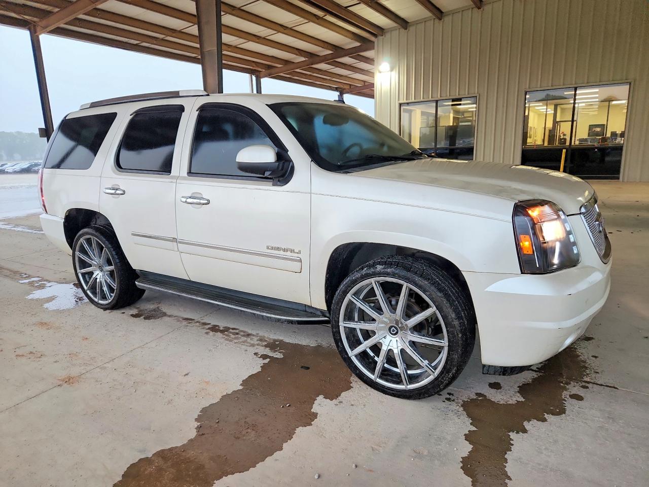 2011 Gmc Yukon Denali White vin: 1GKS1EEF0BR205417
