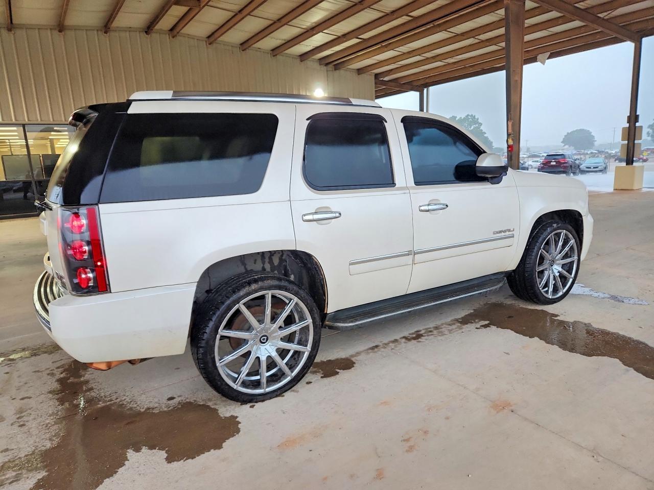2011 Gmc Yukon Denali White vin: 1GKS1EEF0BR205417